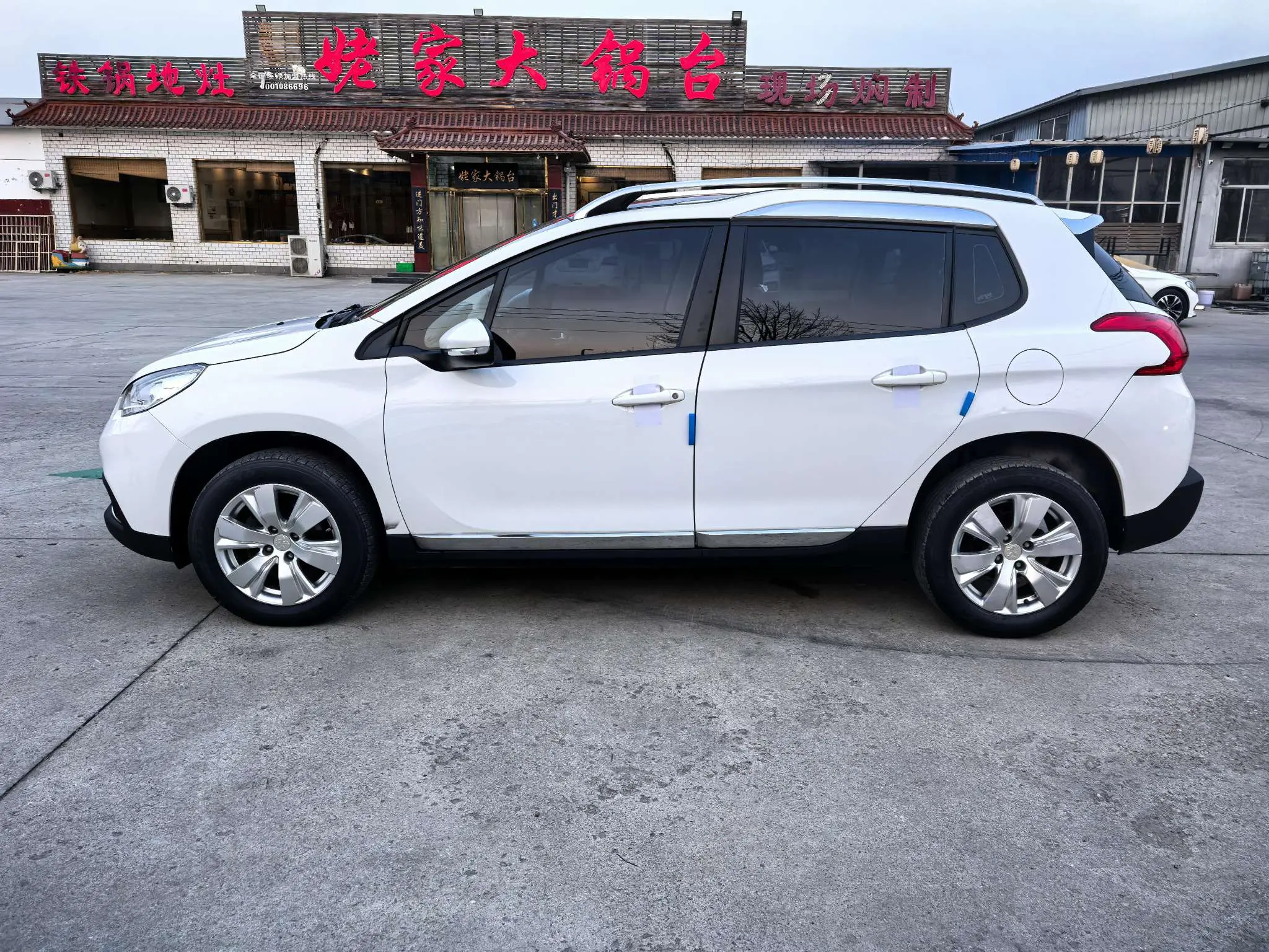 Peugeot 2008  из Китая