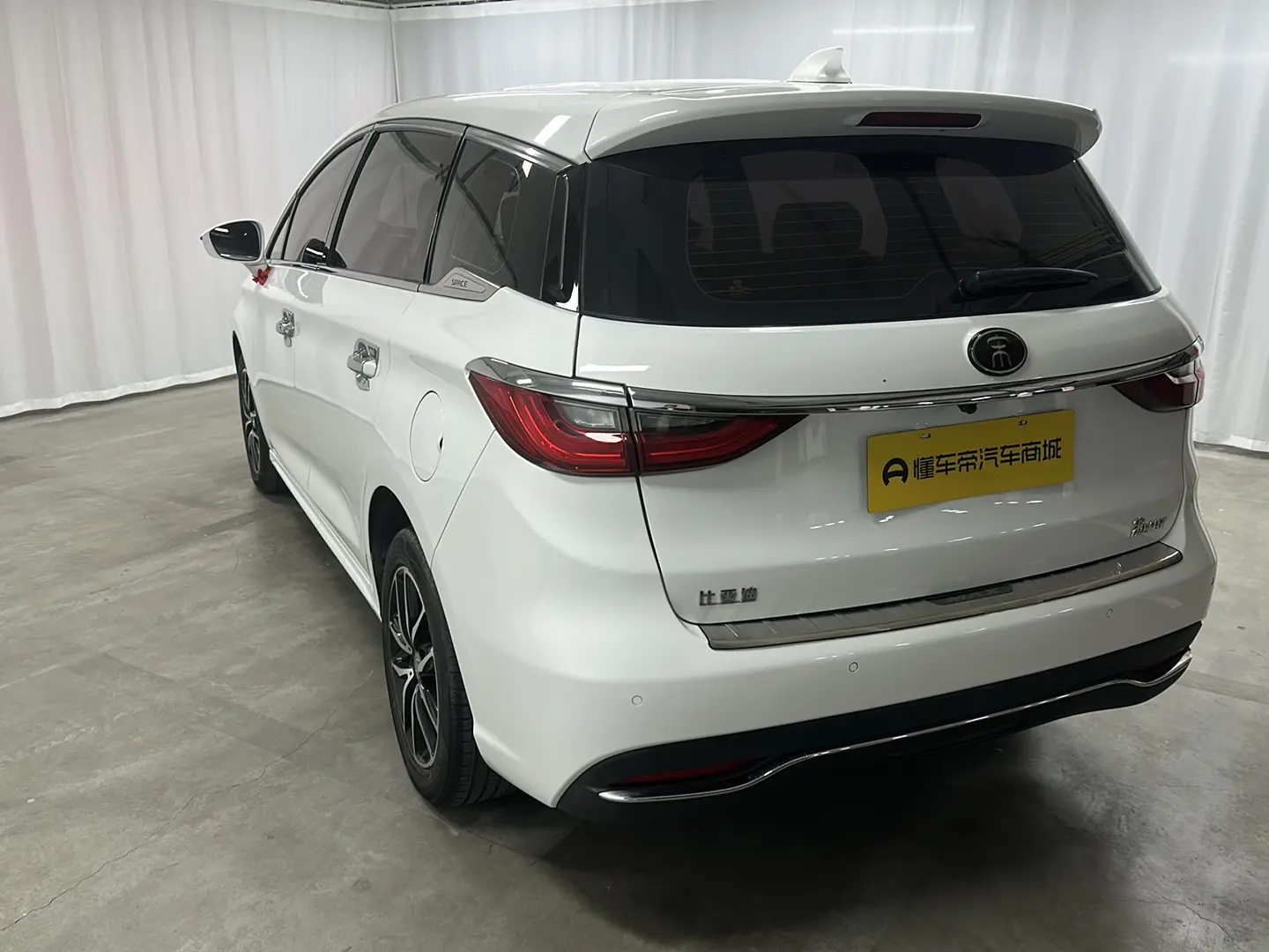 BYD Song MAX  из Китая