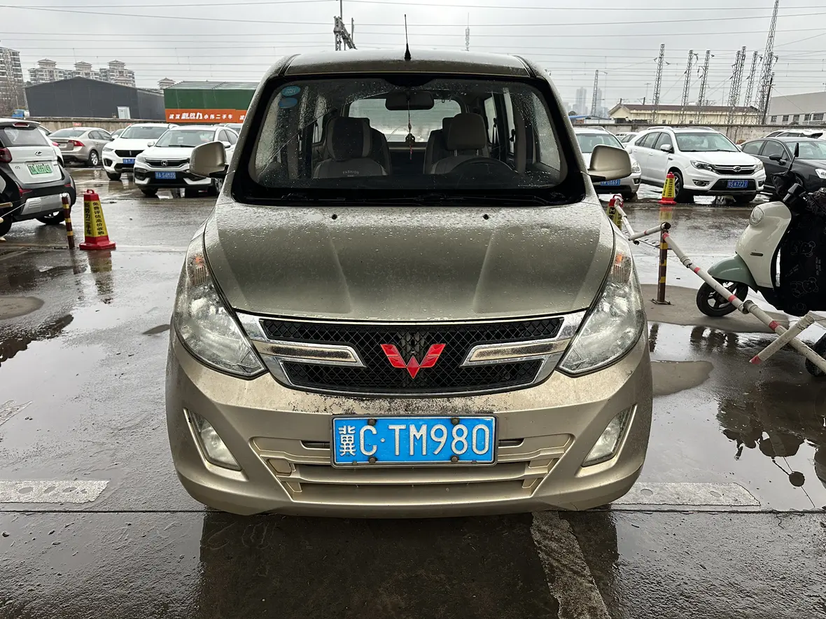 Wuling Rongguang V  из Китая
