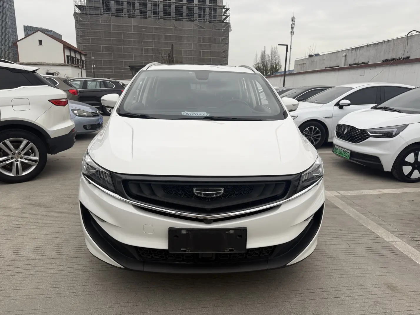Geely Jiaji  из Китая