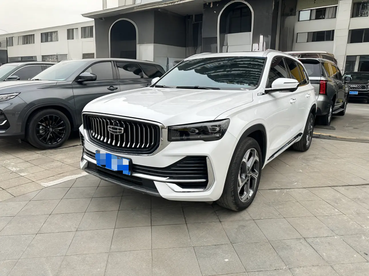 Geely Monjaro (Xingyue L)  из Китая