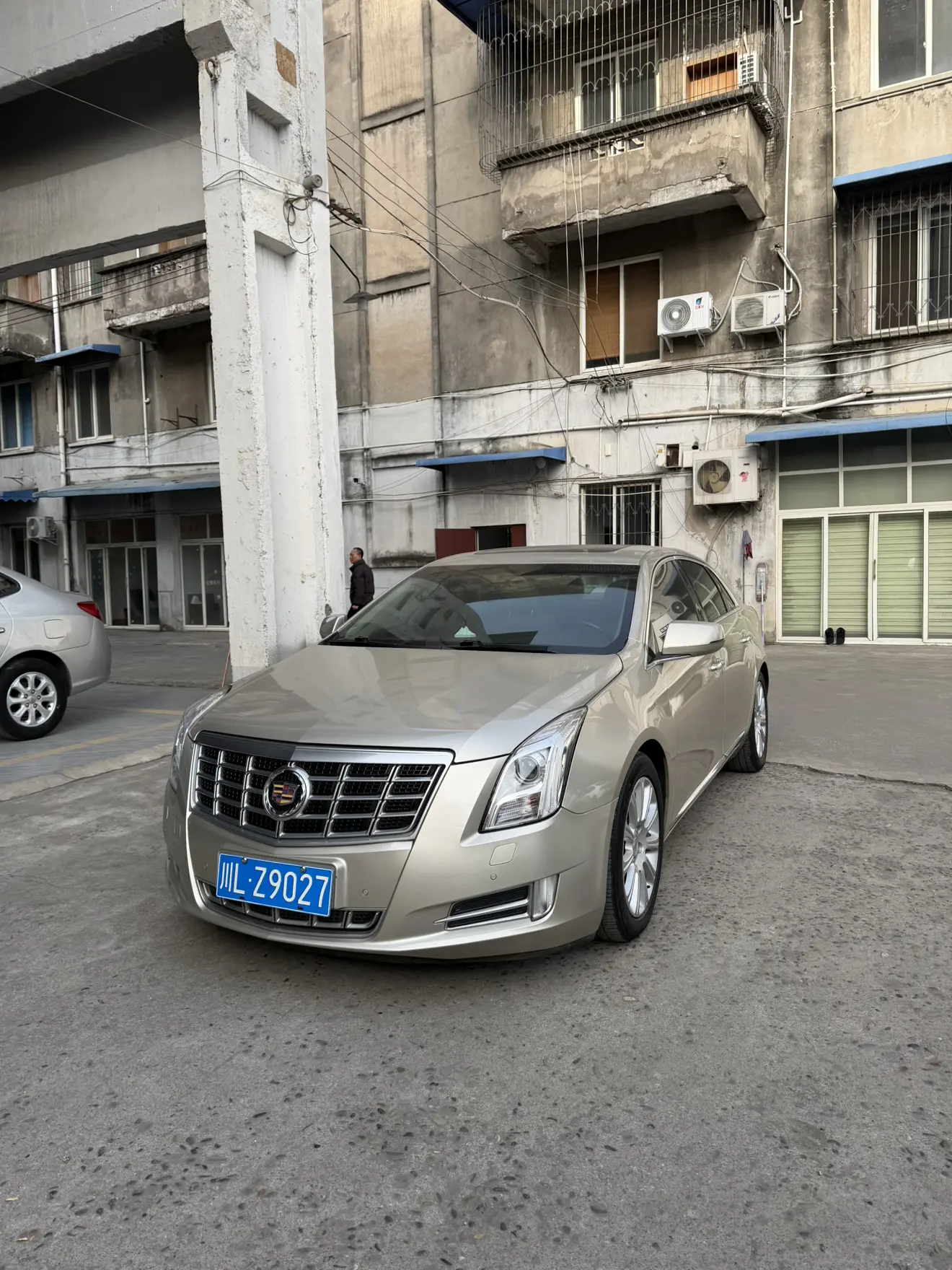 Cadillac XTS  из Китая