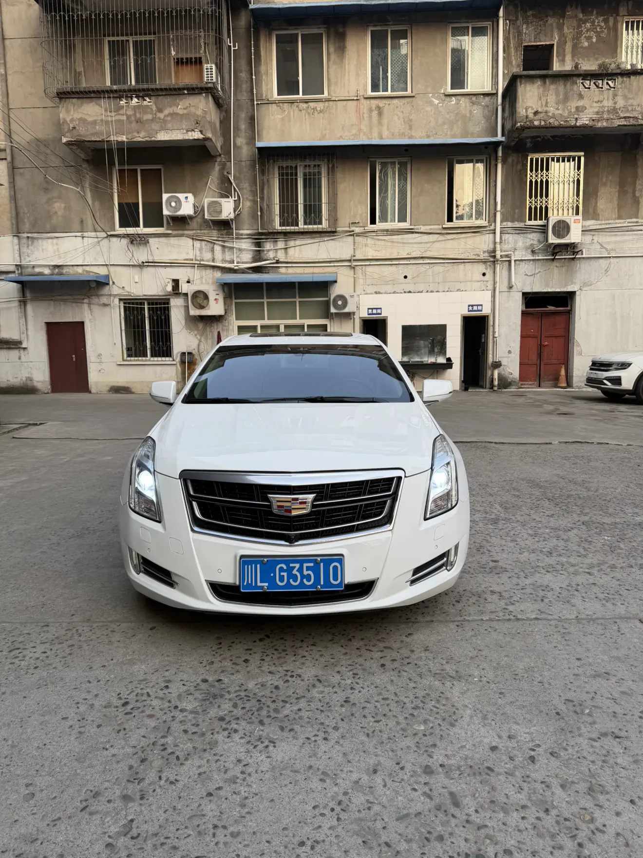 Cadillac XTS  из Китая
