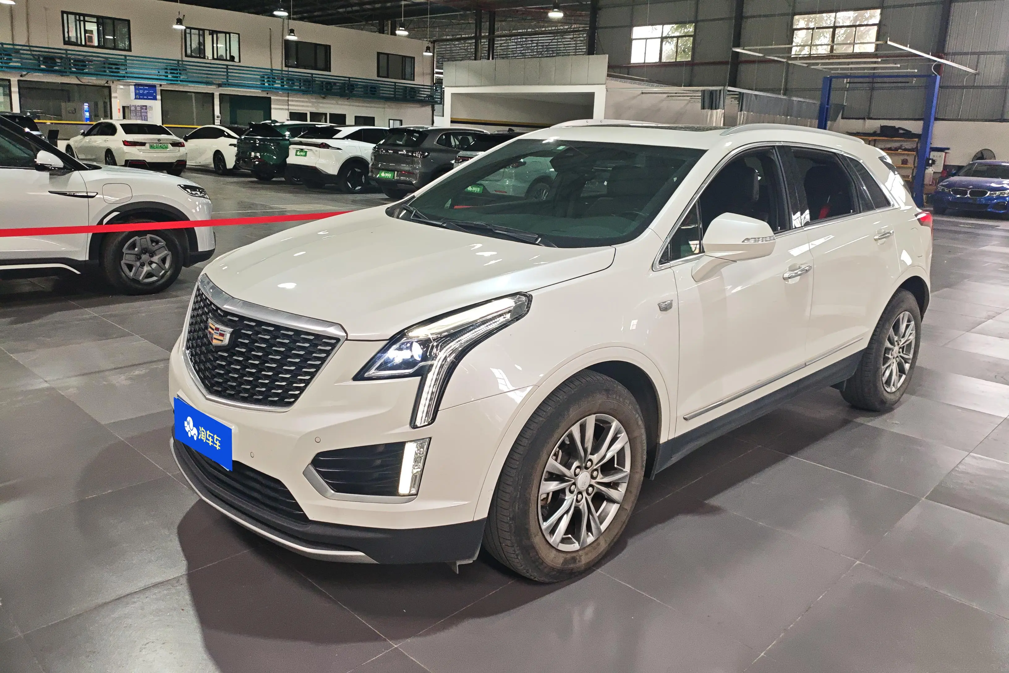Cadillac XT5  из Китая