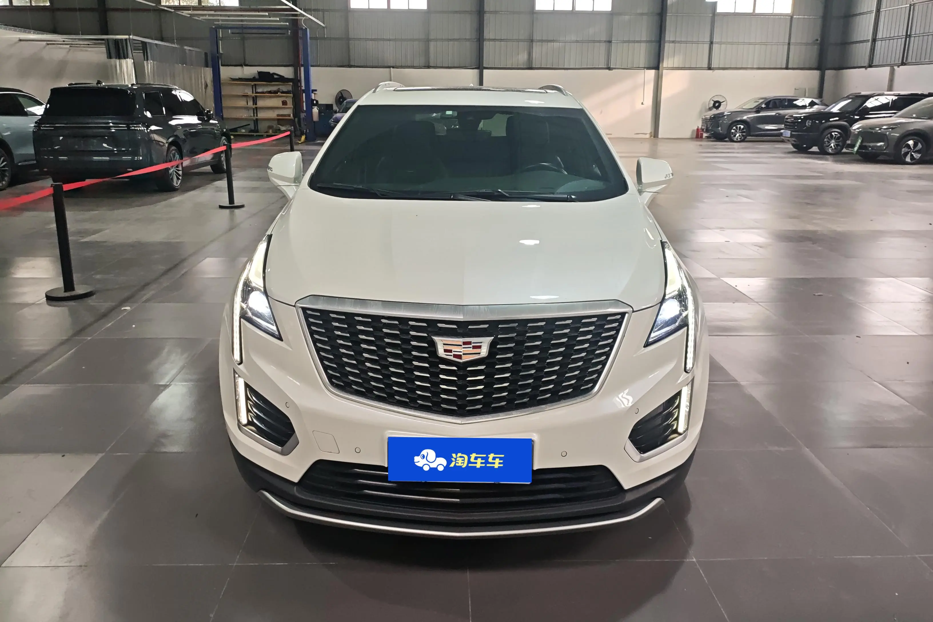 Cadillac XT5  из Китая