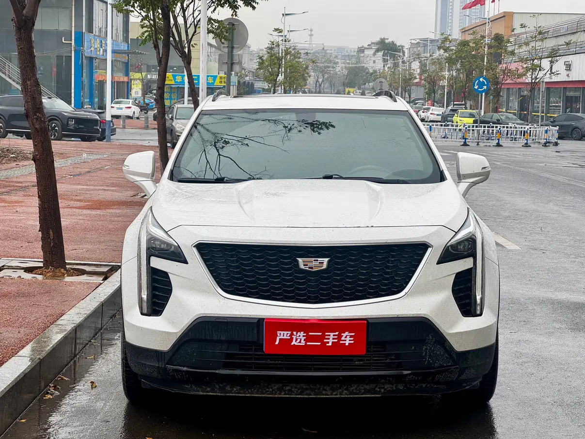 Cadillac XT4  из Китая