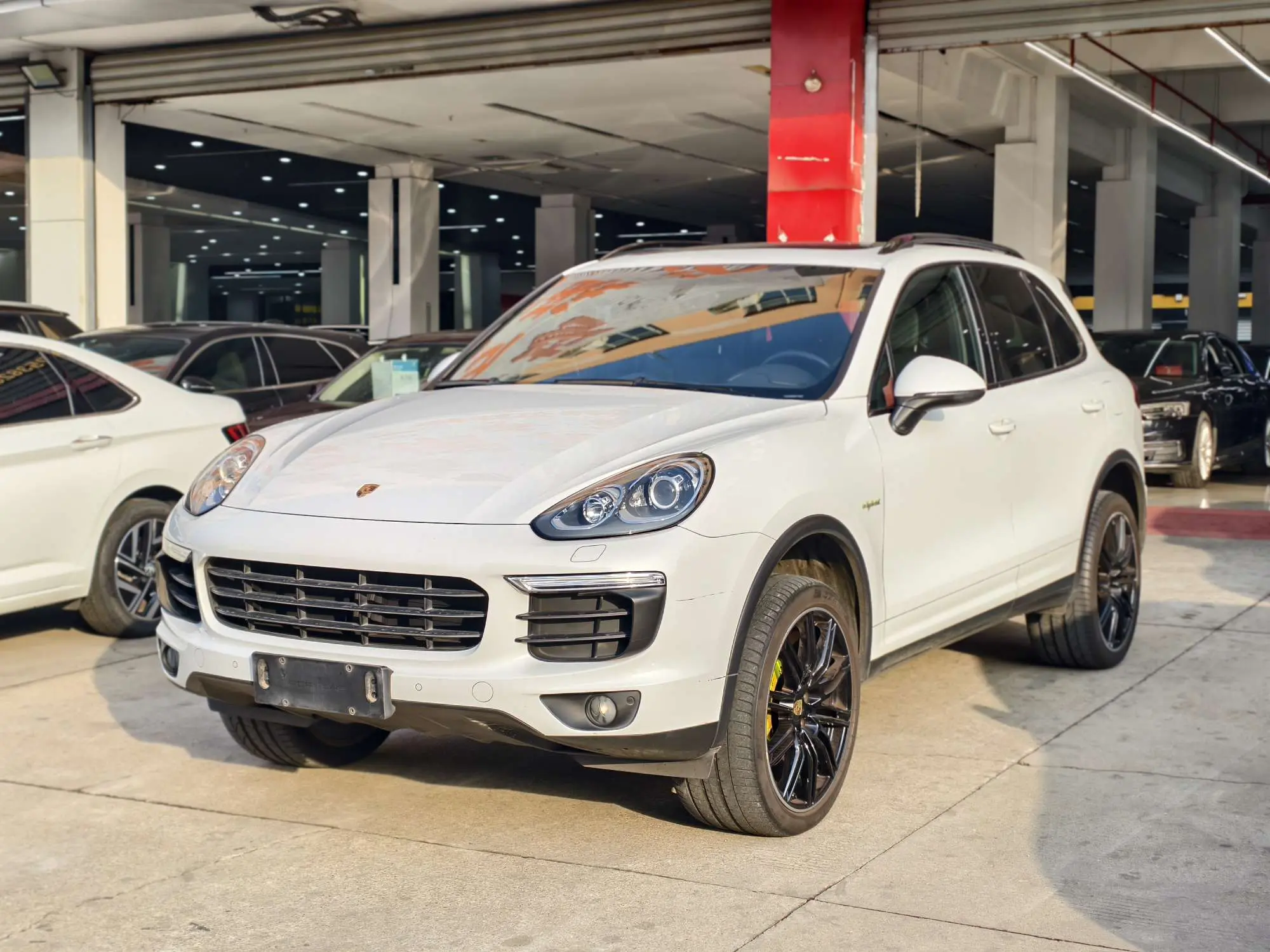 Porsche Cayenne E-Hybrid  из Китая