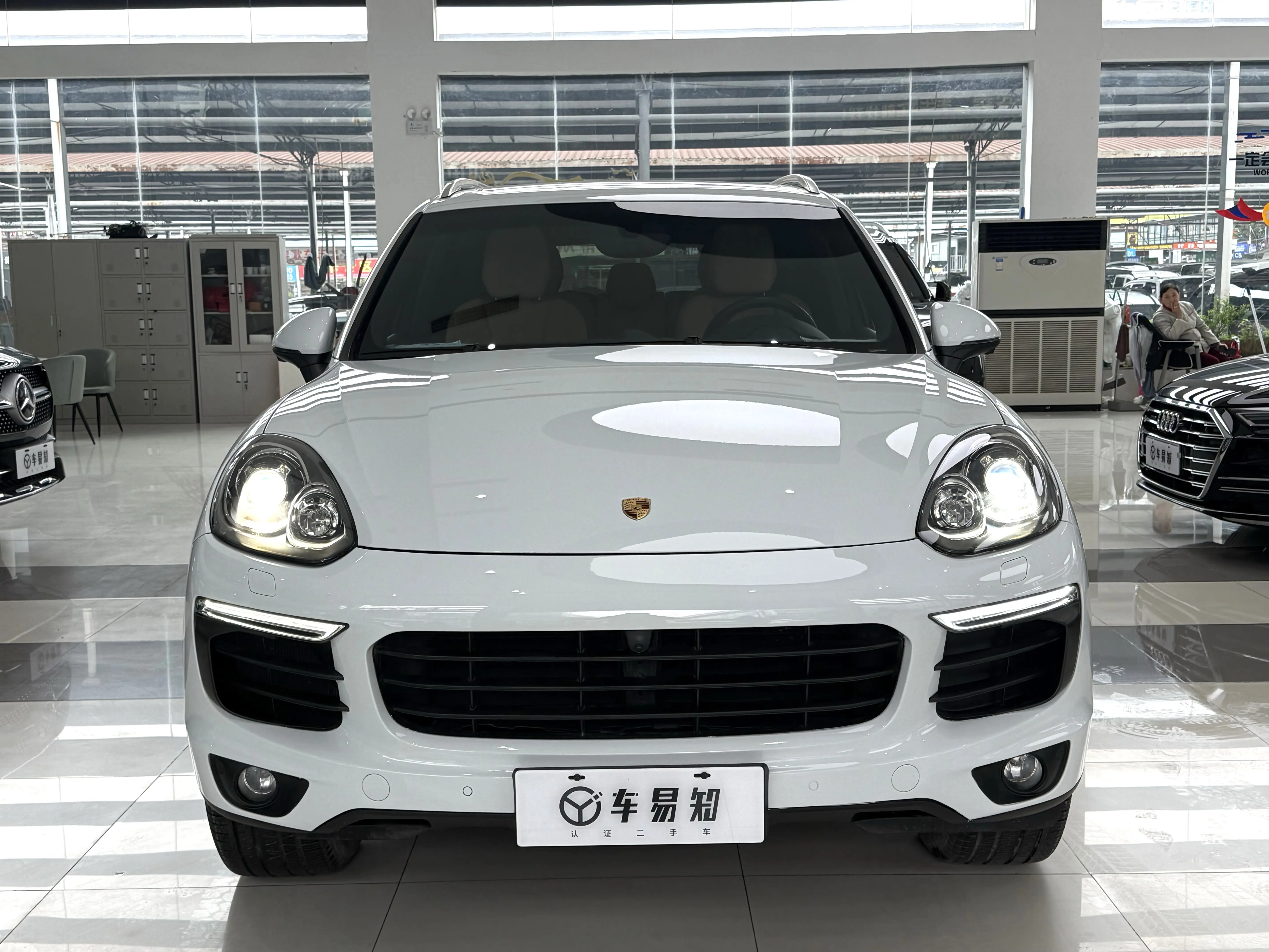 Porsche Cayenne E-Hybrid  из Китая