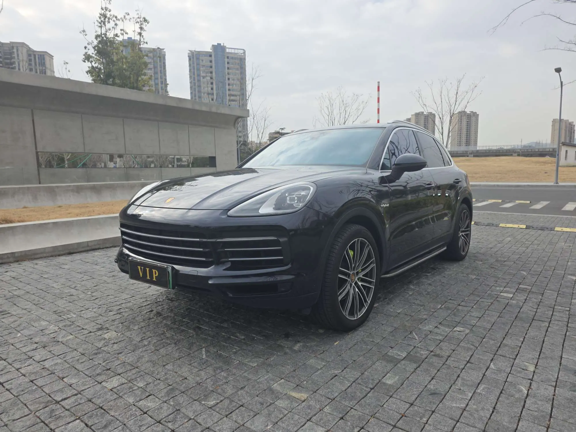 Porsche Cayenne E-Hybrid  из Китая