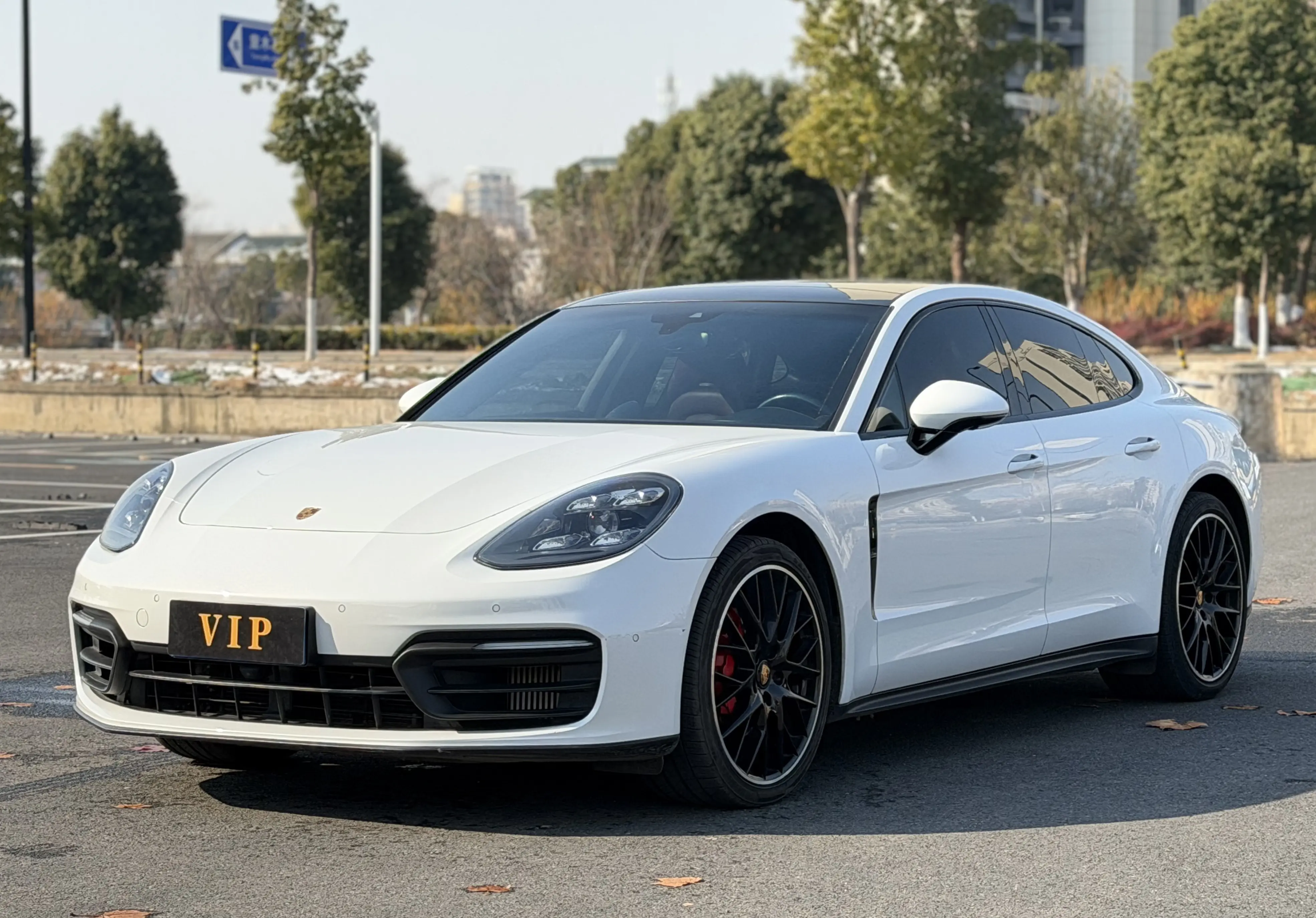 Porsche Panamera  из Китая