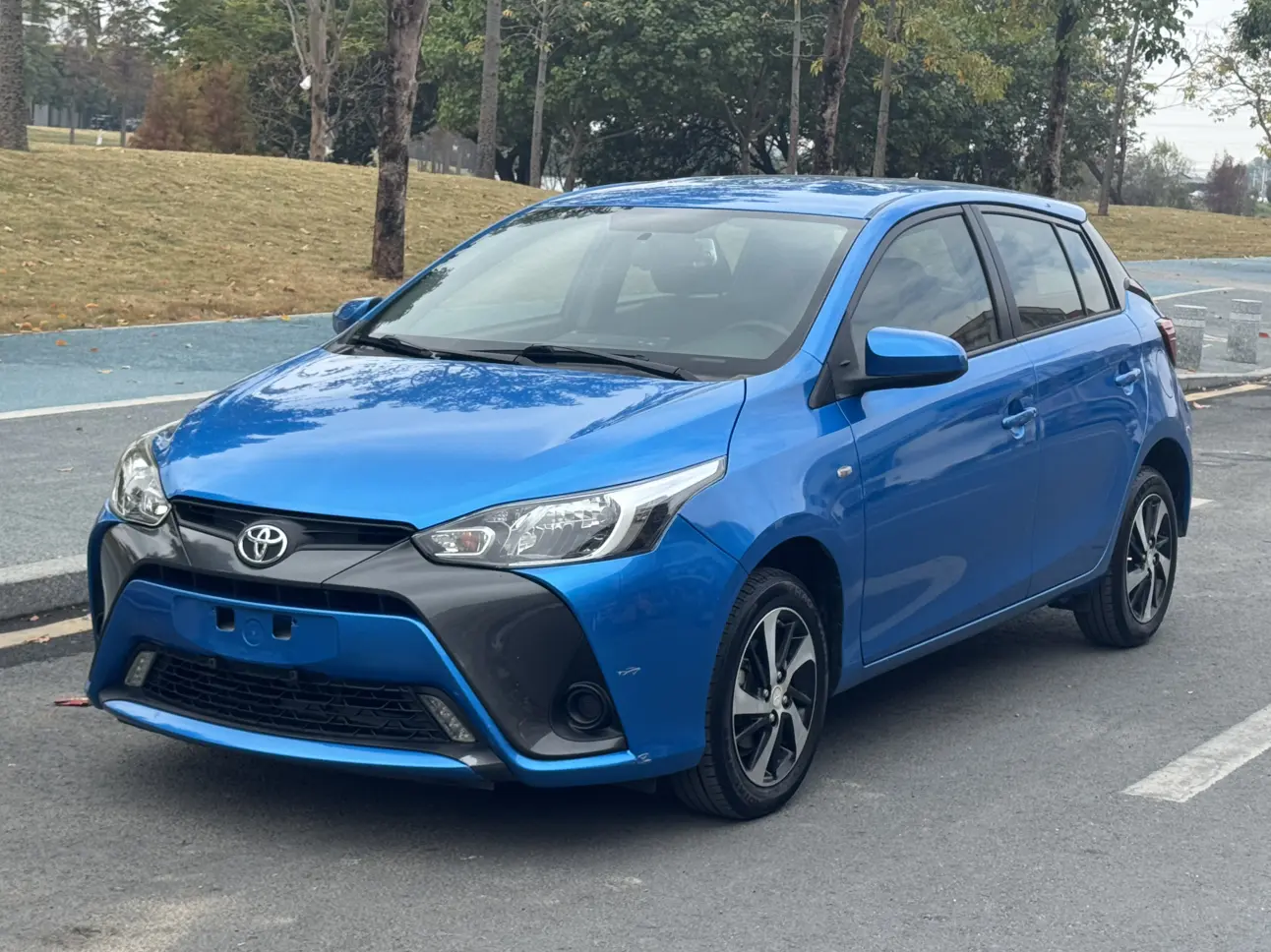 Toyota Yaris L  из Китая
