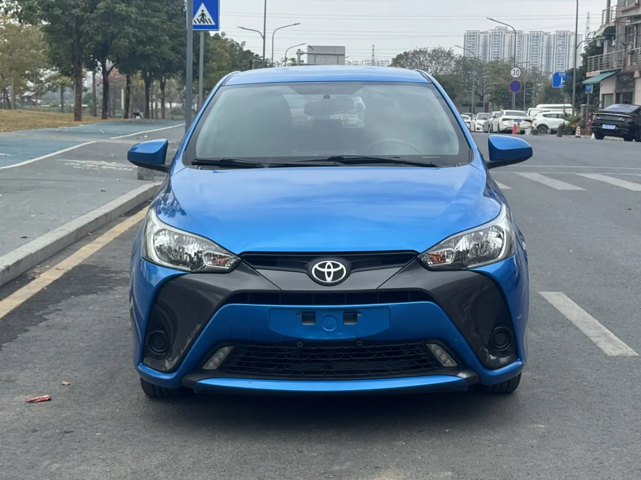 Toyota Yaris L  из Китая