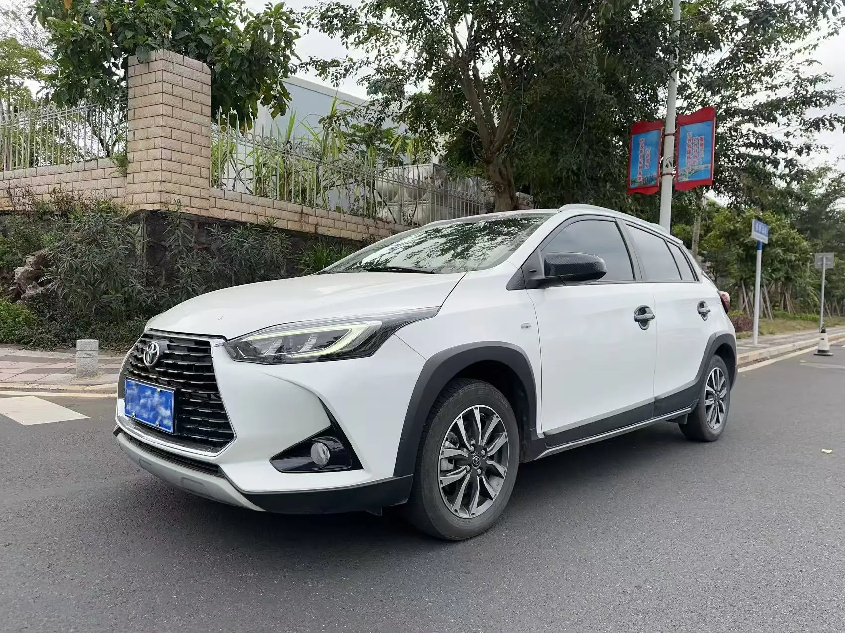 Toyota Yaris L  из Китая