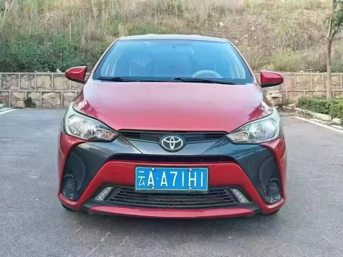 Toyota Yaris L  из Китая