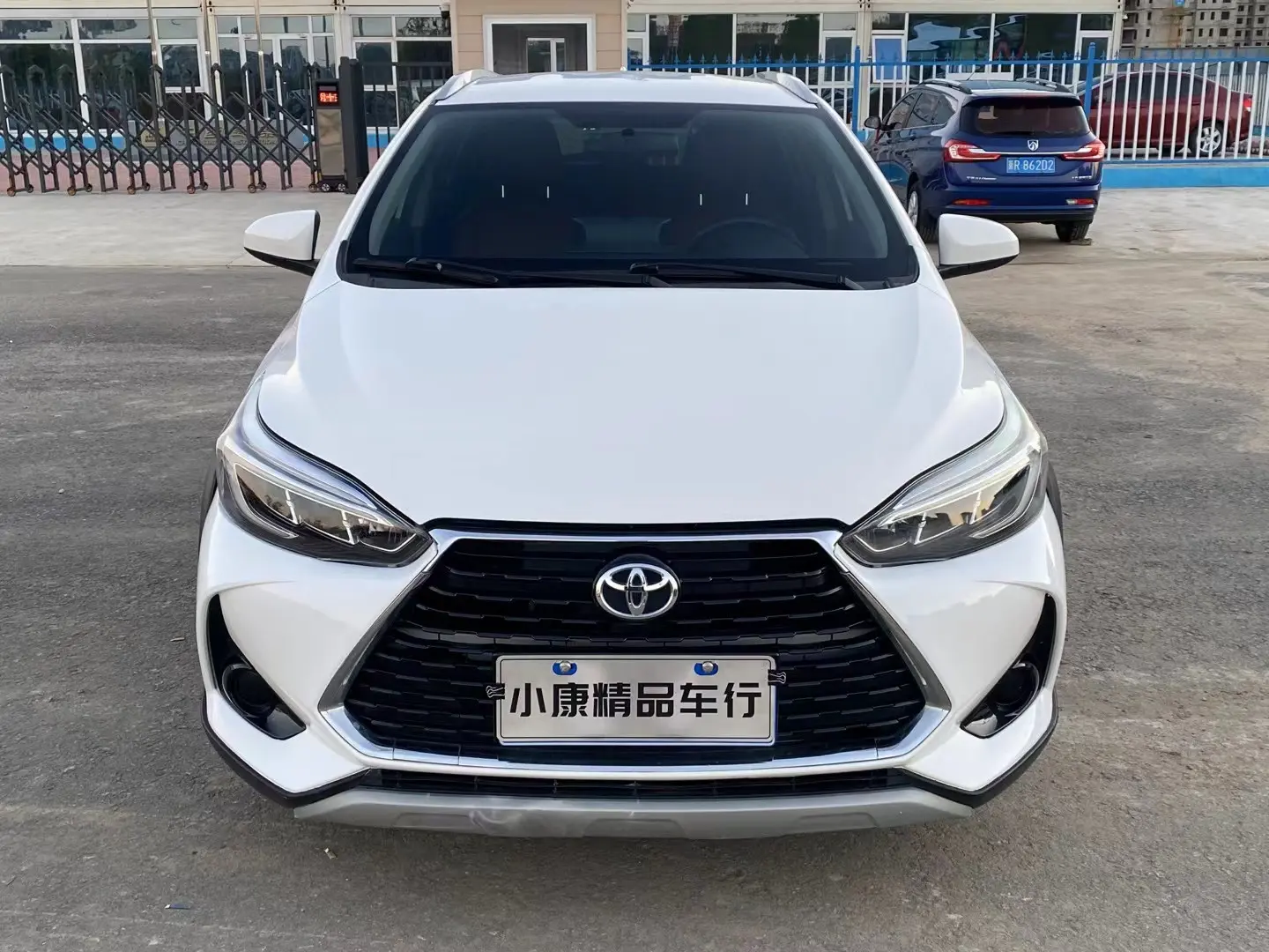 Toyota Yaris L  из Китая