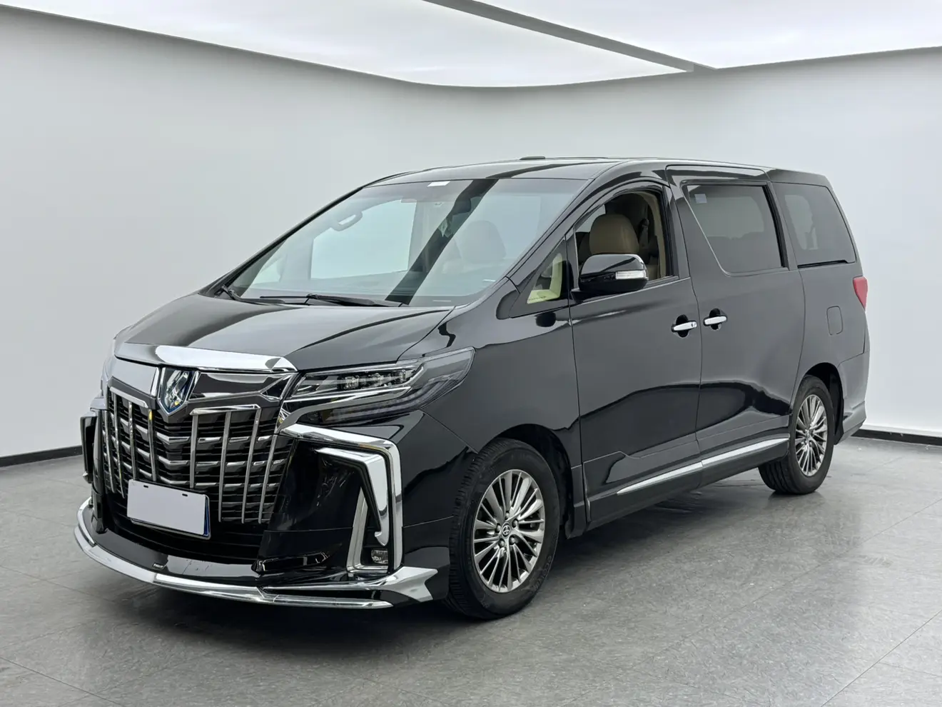 Toyota Alphard (Elfa)  из Китая