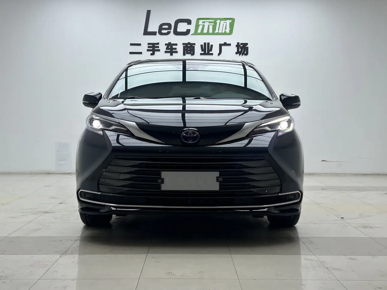 Toyota Sienna  из Китая