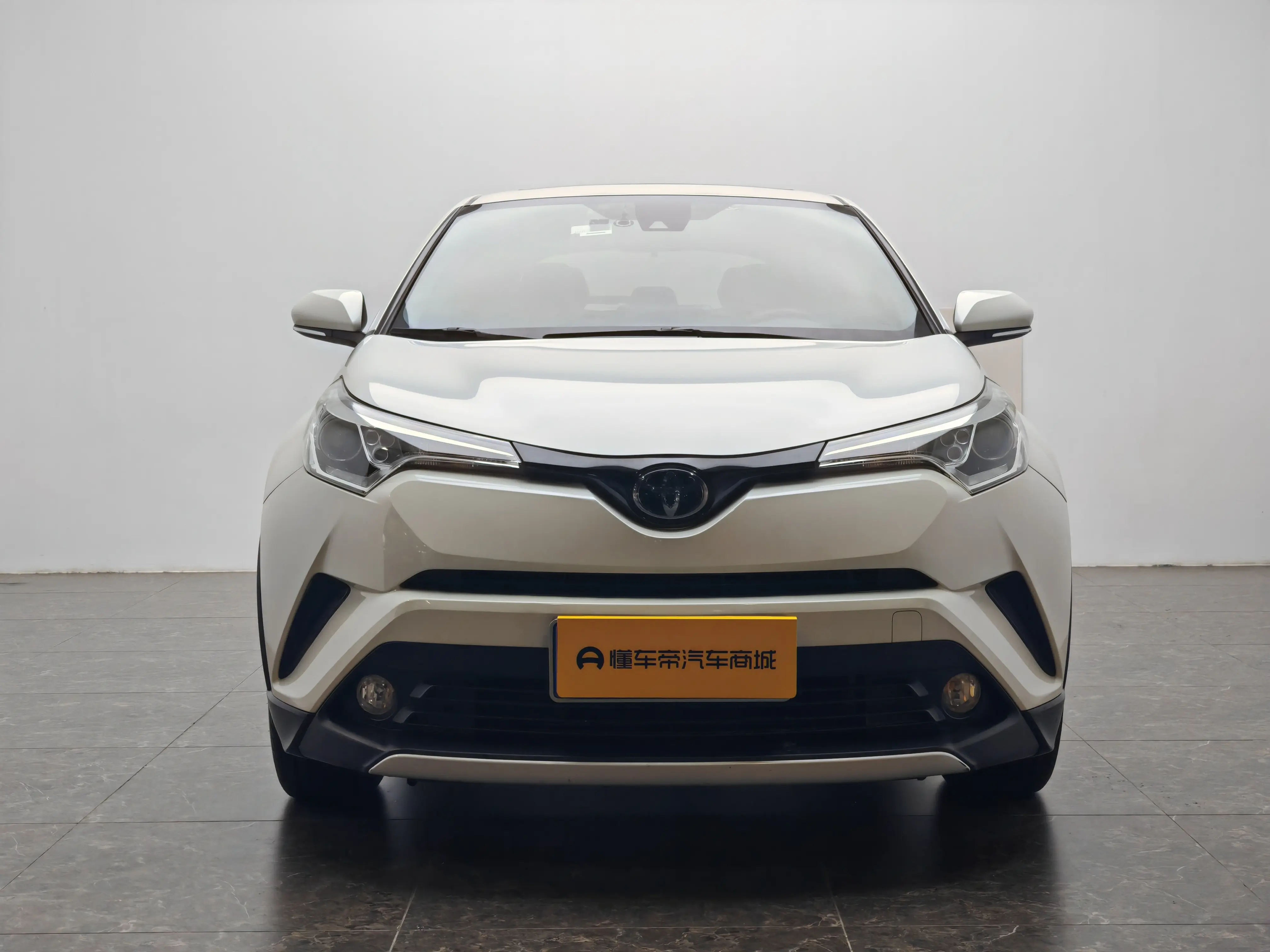 Toyota C-HR Hybrid (Yize IZOA)  из Китая