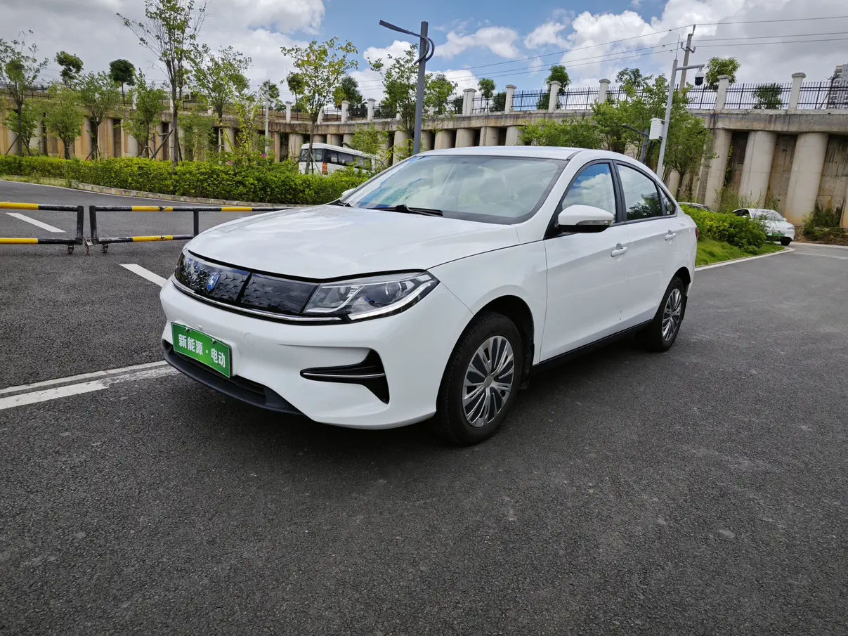 Forthing Fengxing S60 EV  из Китая
