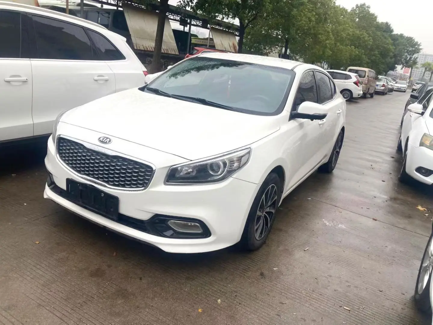 Kia K2  из Китая