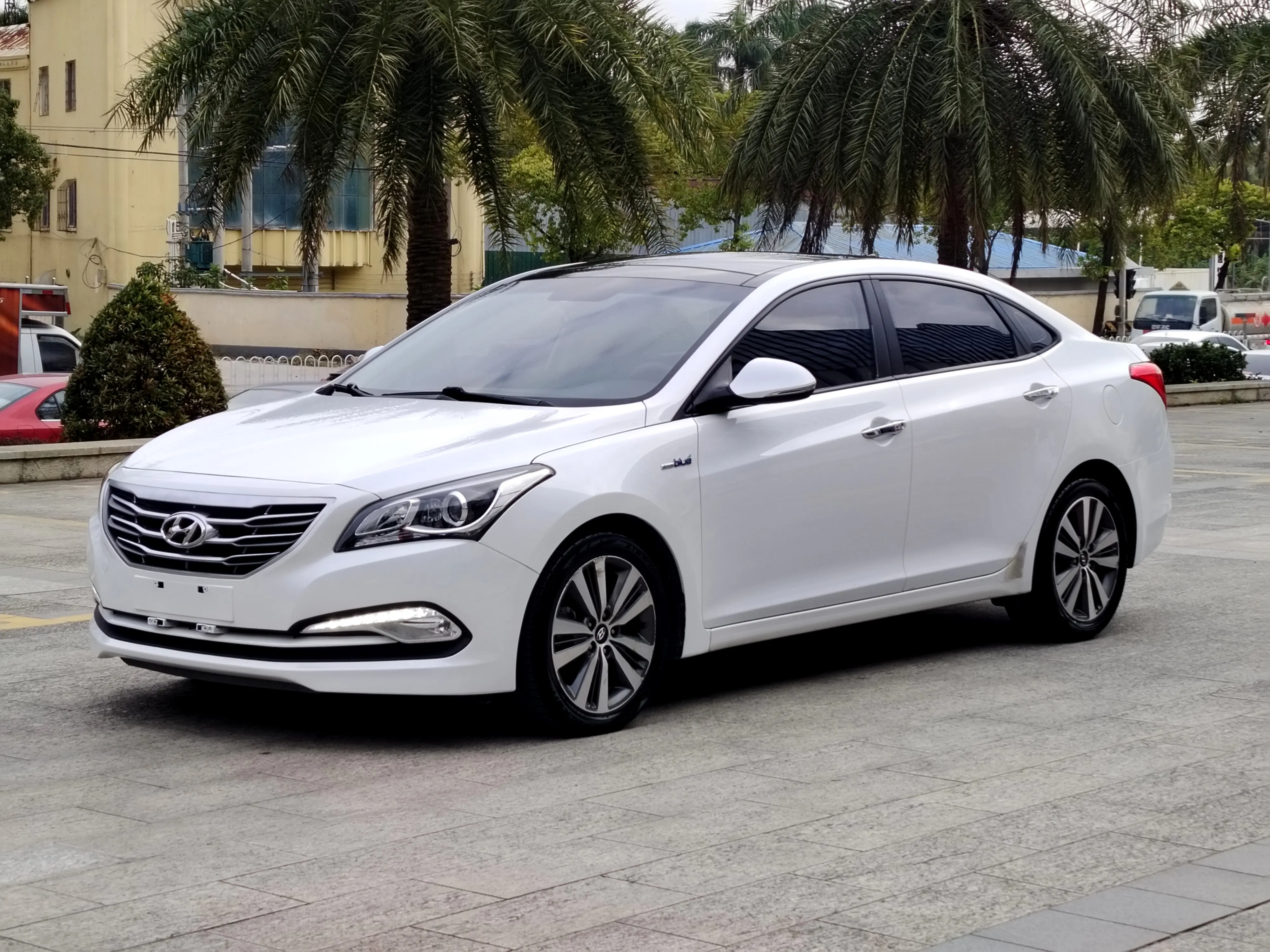 Hyundai Famous pictures  из Китая