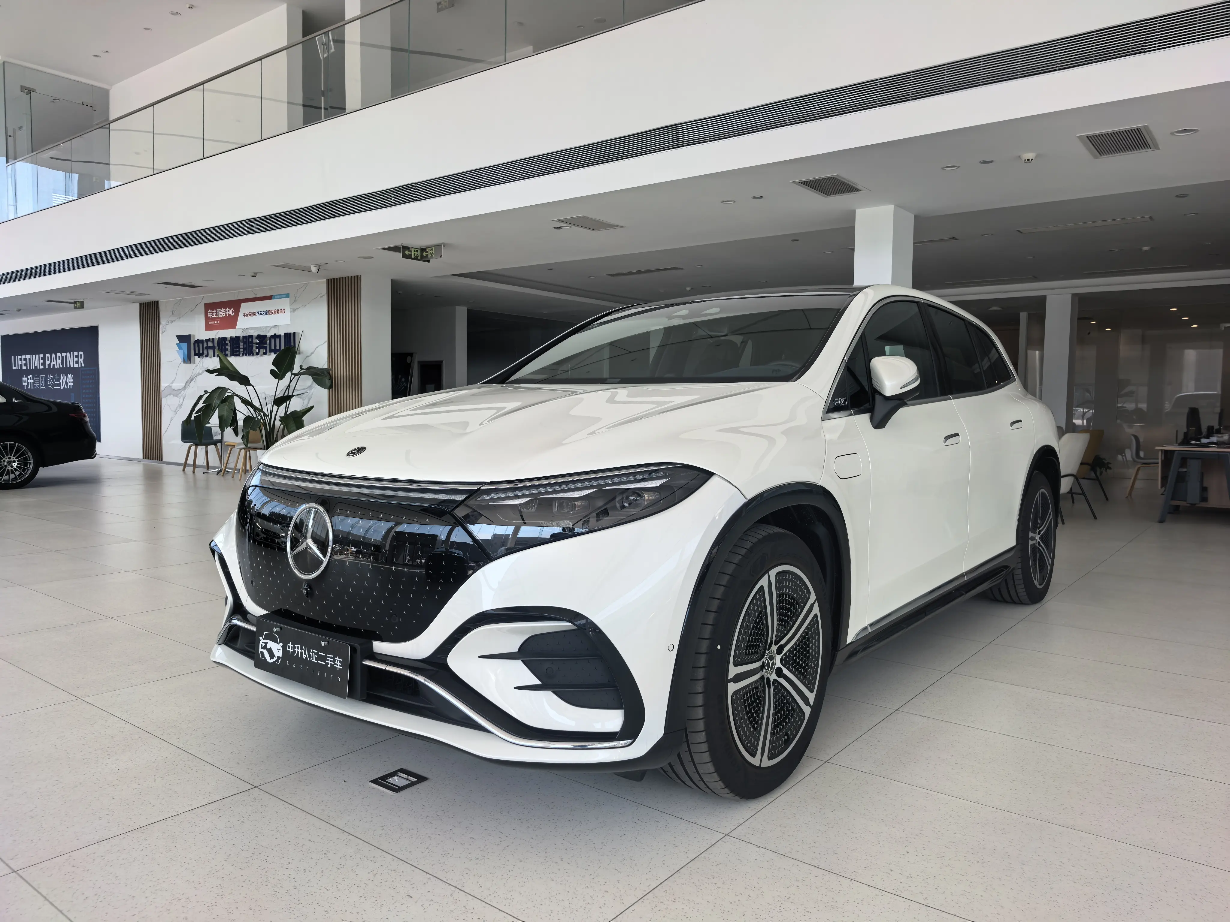 Mercedes-Benz EQS SUV  из Китая