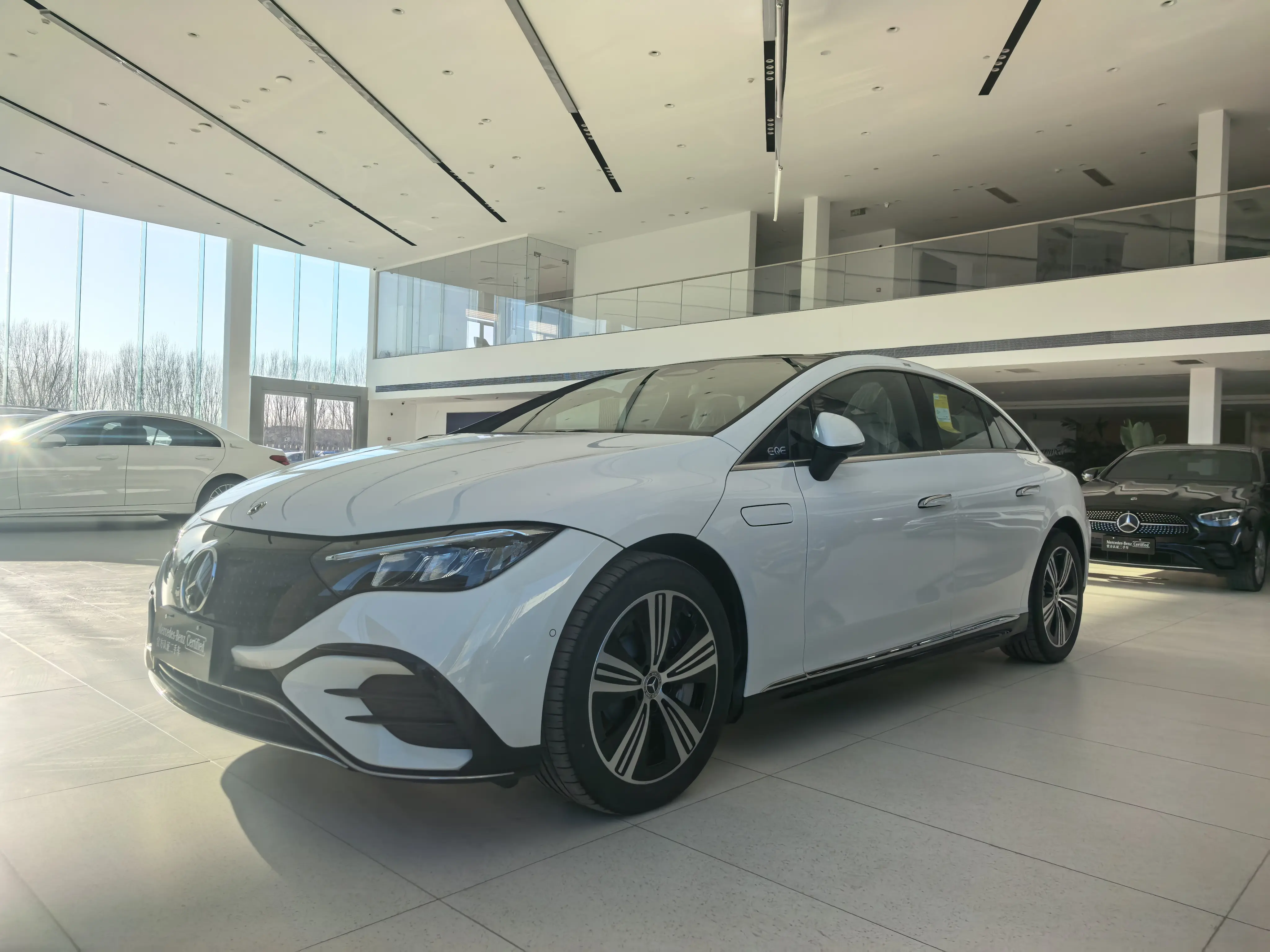 Mercedes-Benz EQE  из Китая