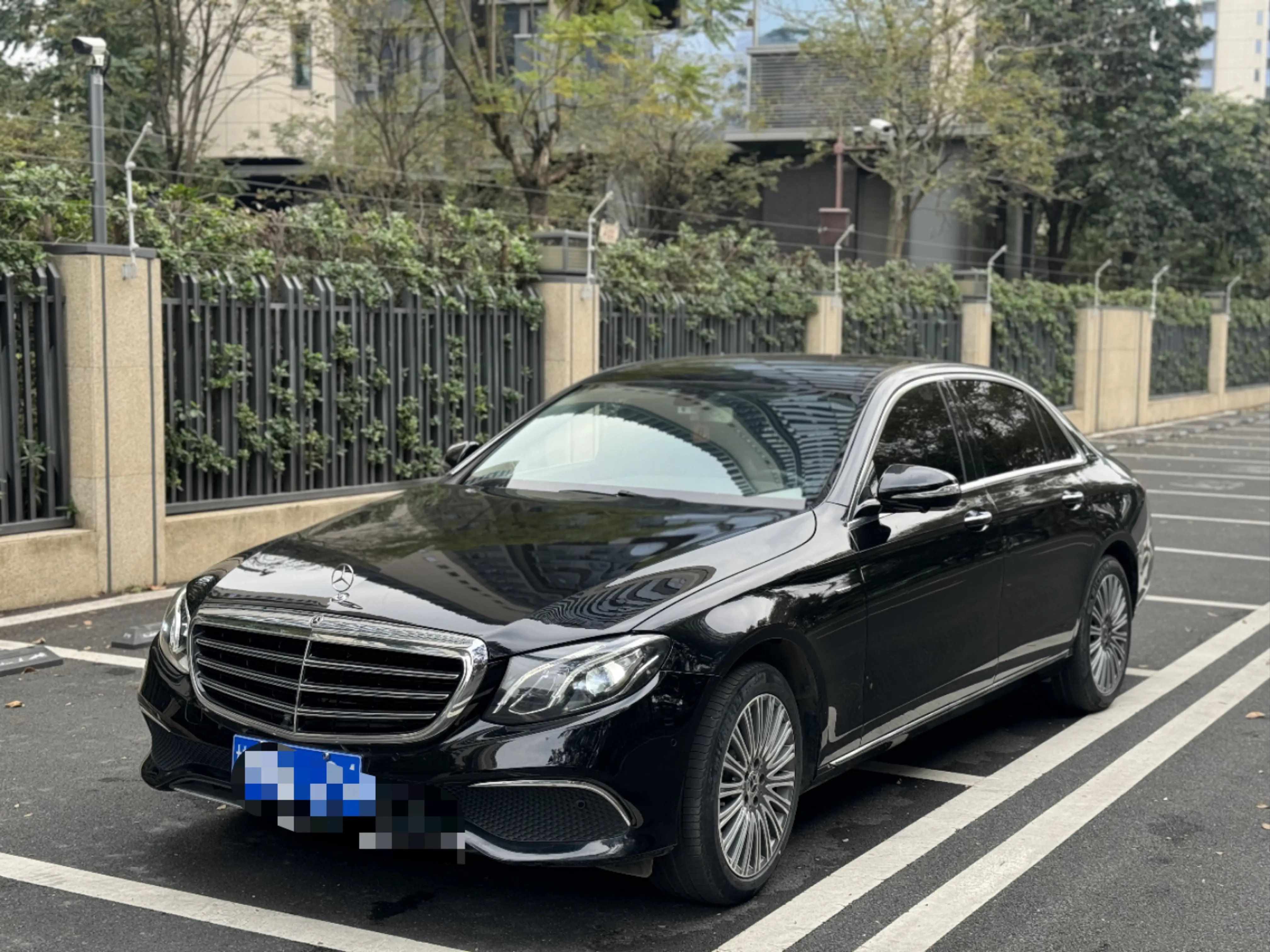 Mercedes-Benz E-Class  из Китая