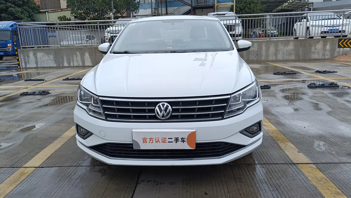 Volkswagen Jetta  из Китая