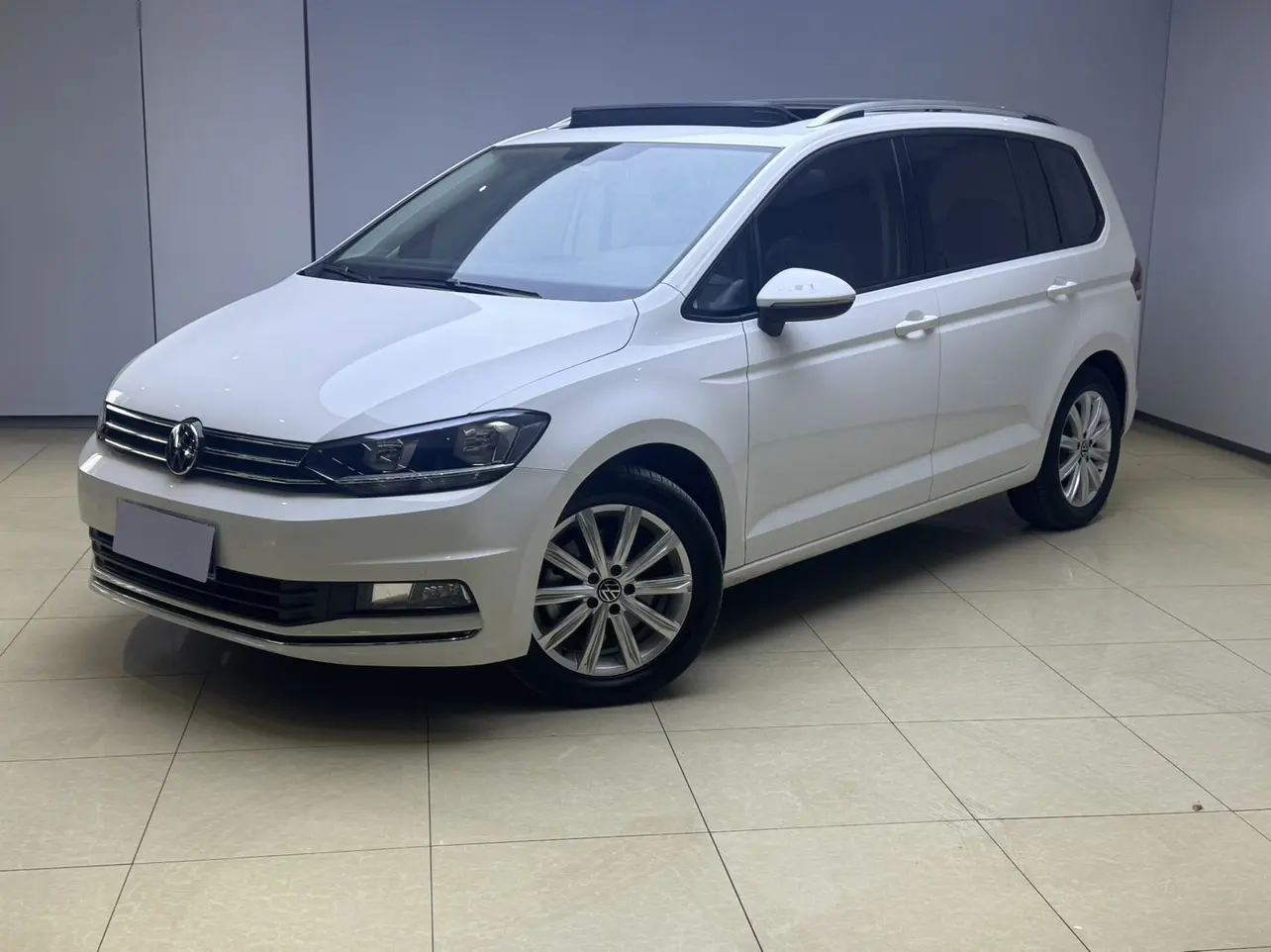 Volkswagen Touran L  из Китая