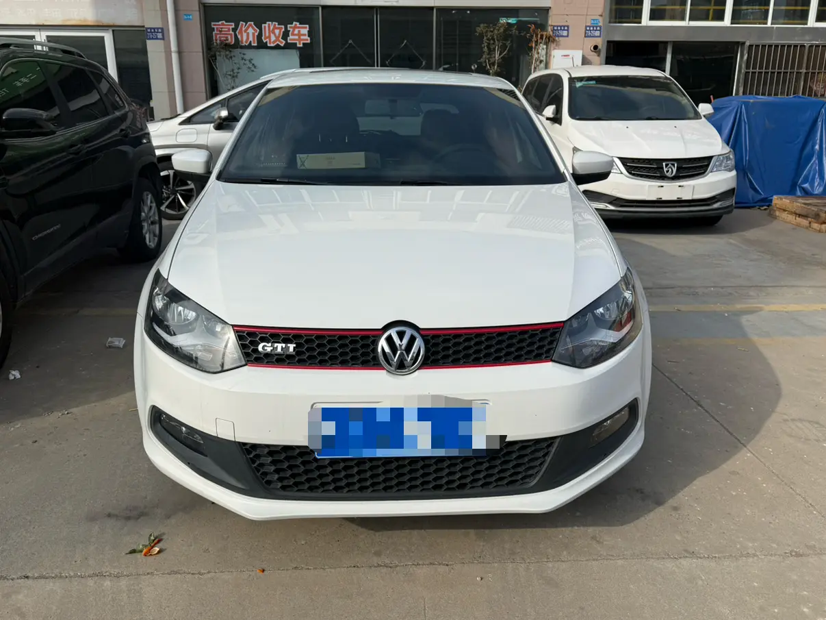 Volkswagen Polo  из Китая