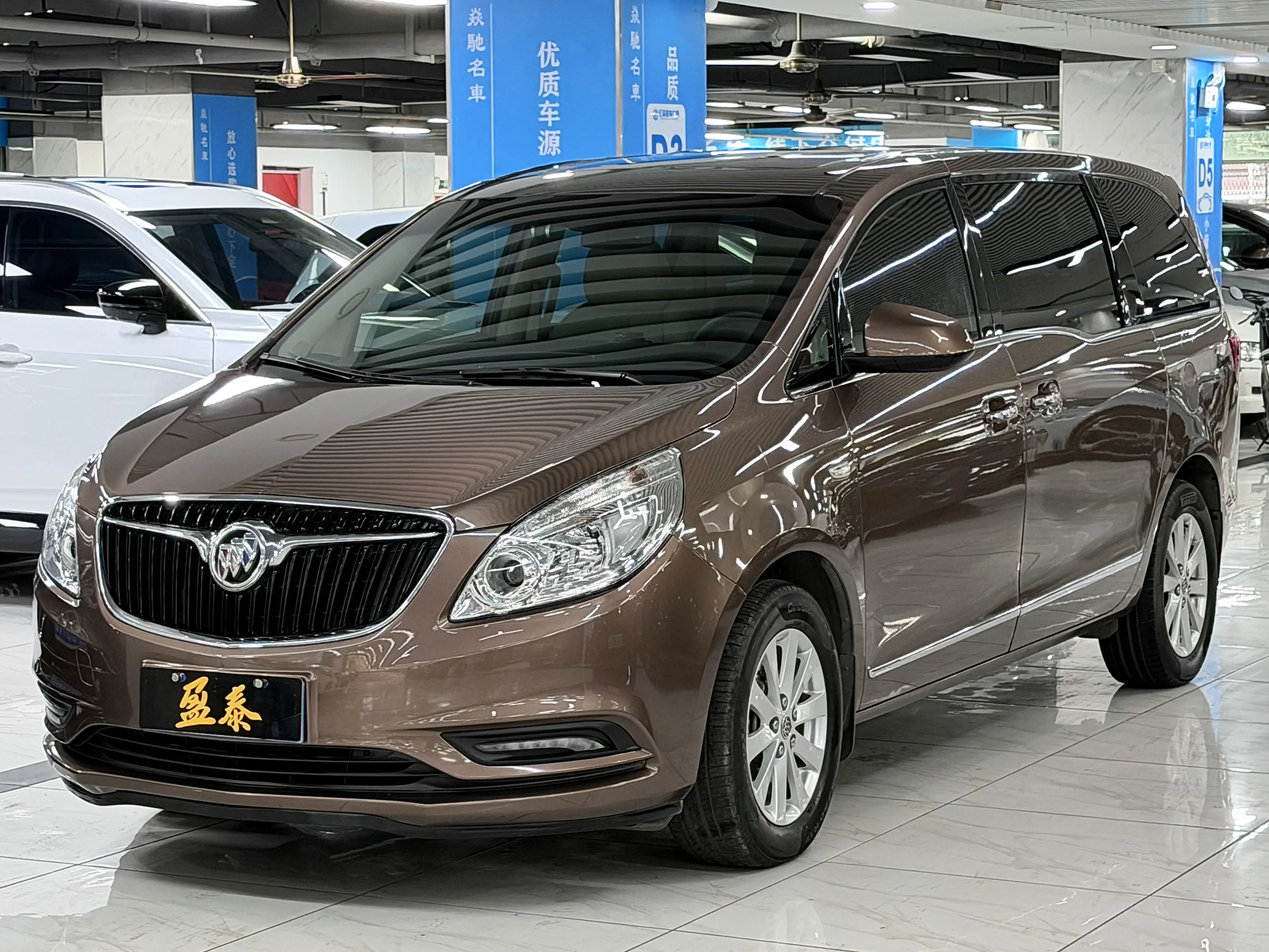 Buick GL8  из Китая