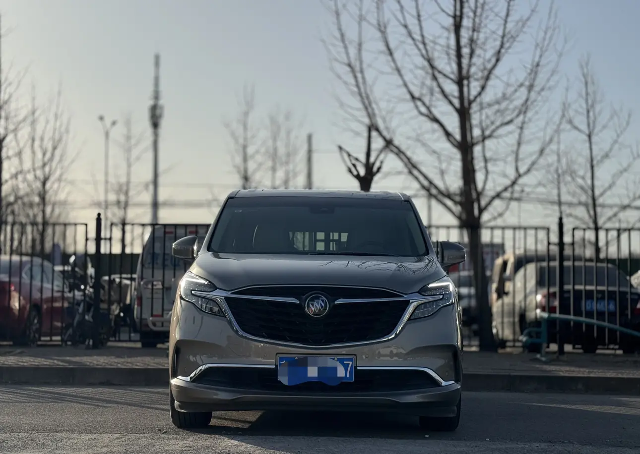 Buick GL8  из Китая