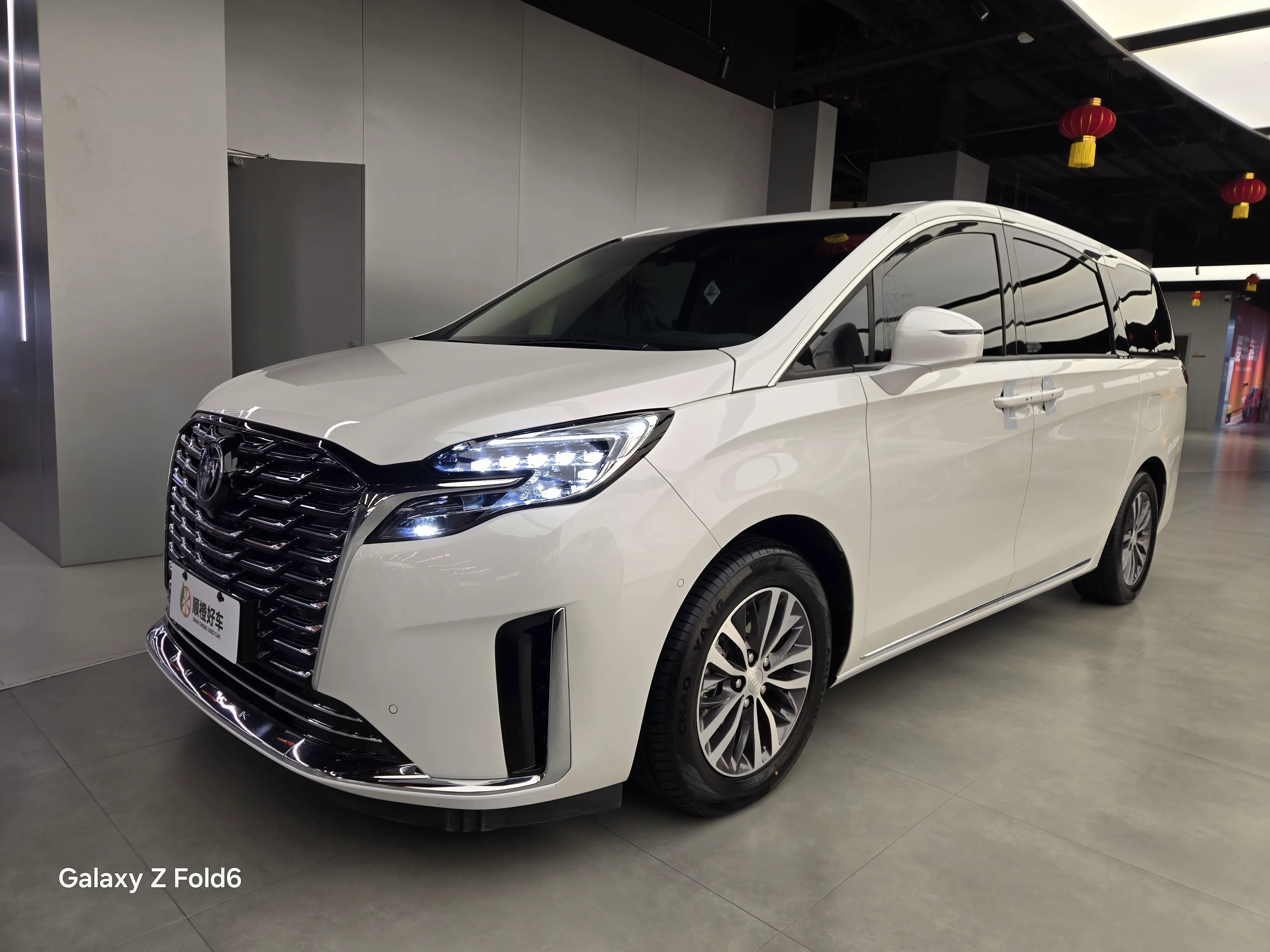 Buick GL8  из Китая