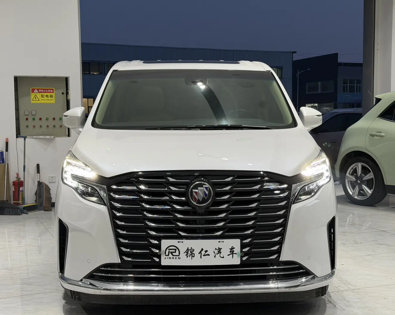 Buick GL8  из Китая