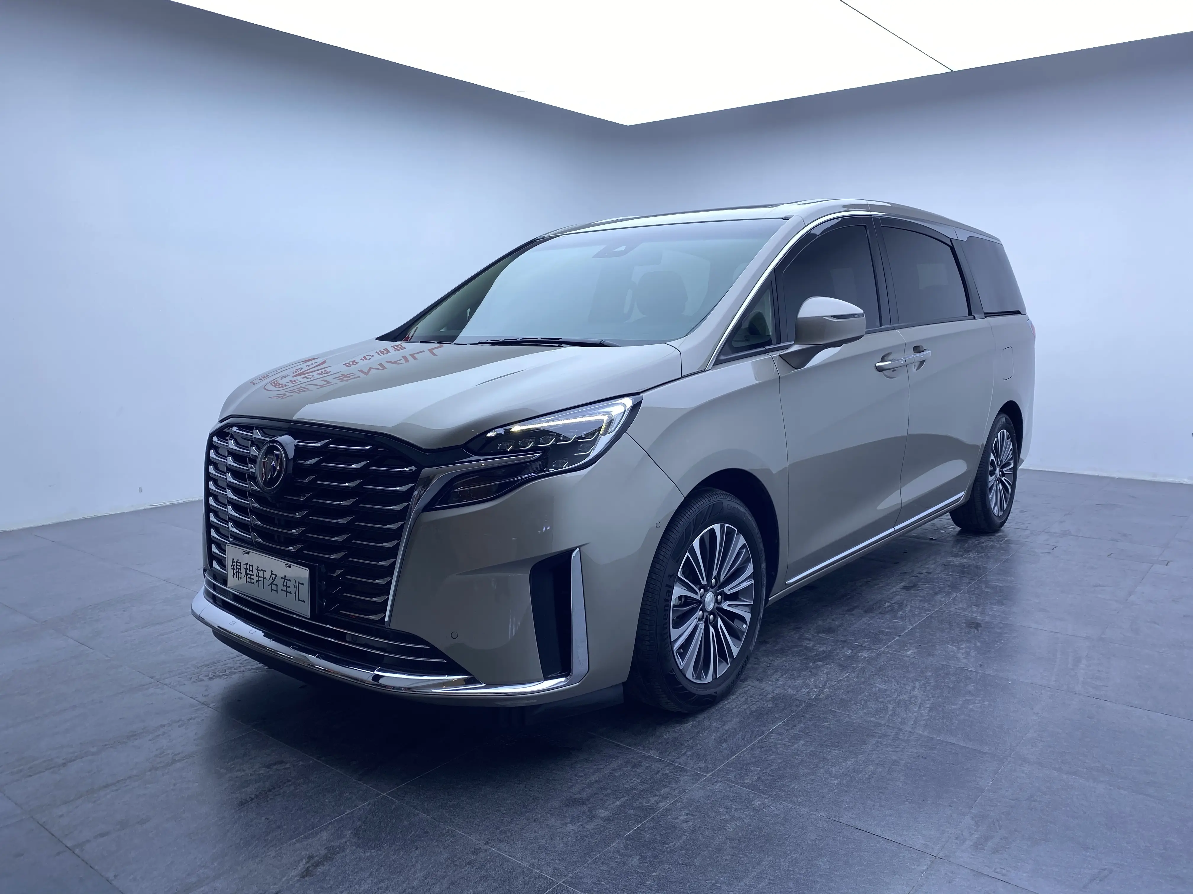 Buick GL8  из Китая