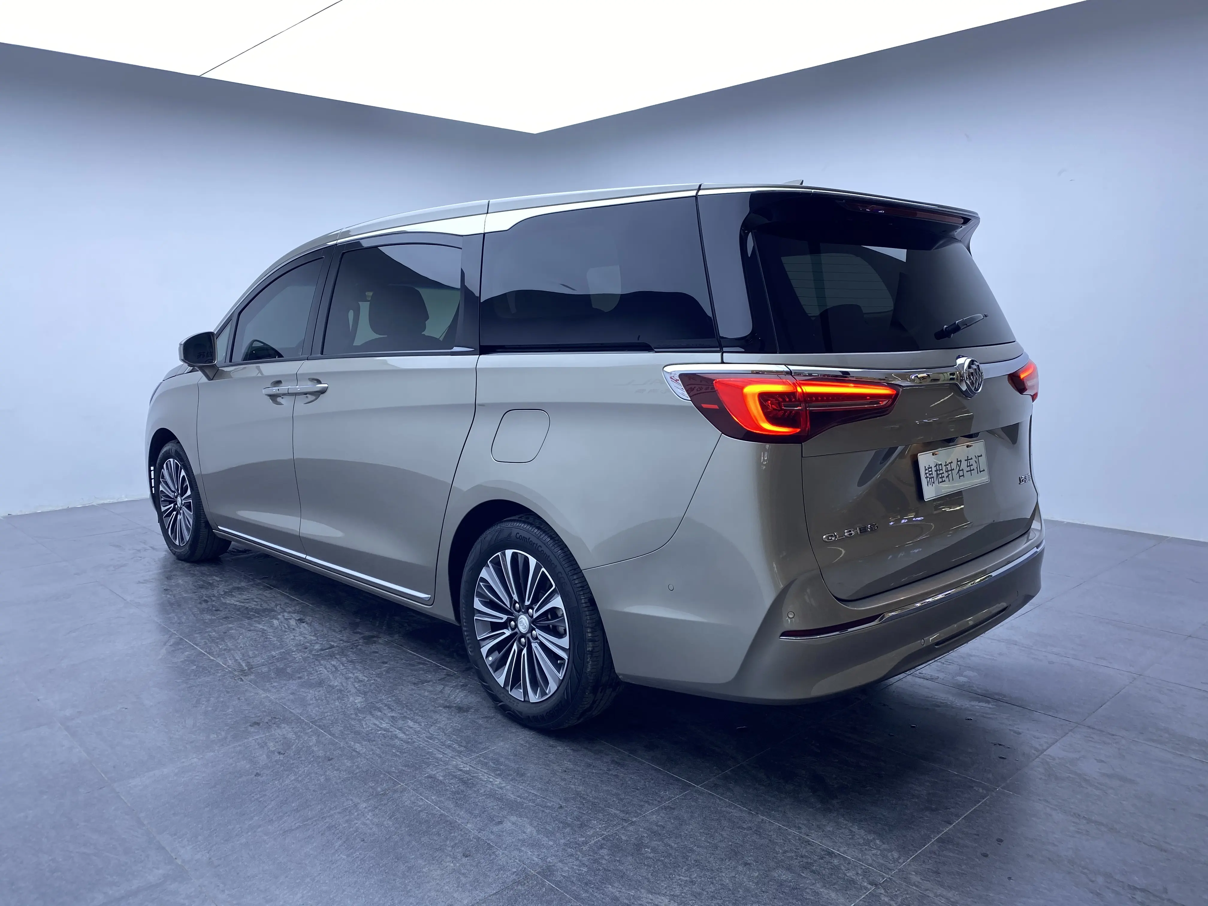 Buick GL8  из Китая