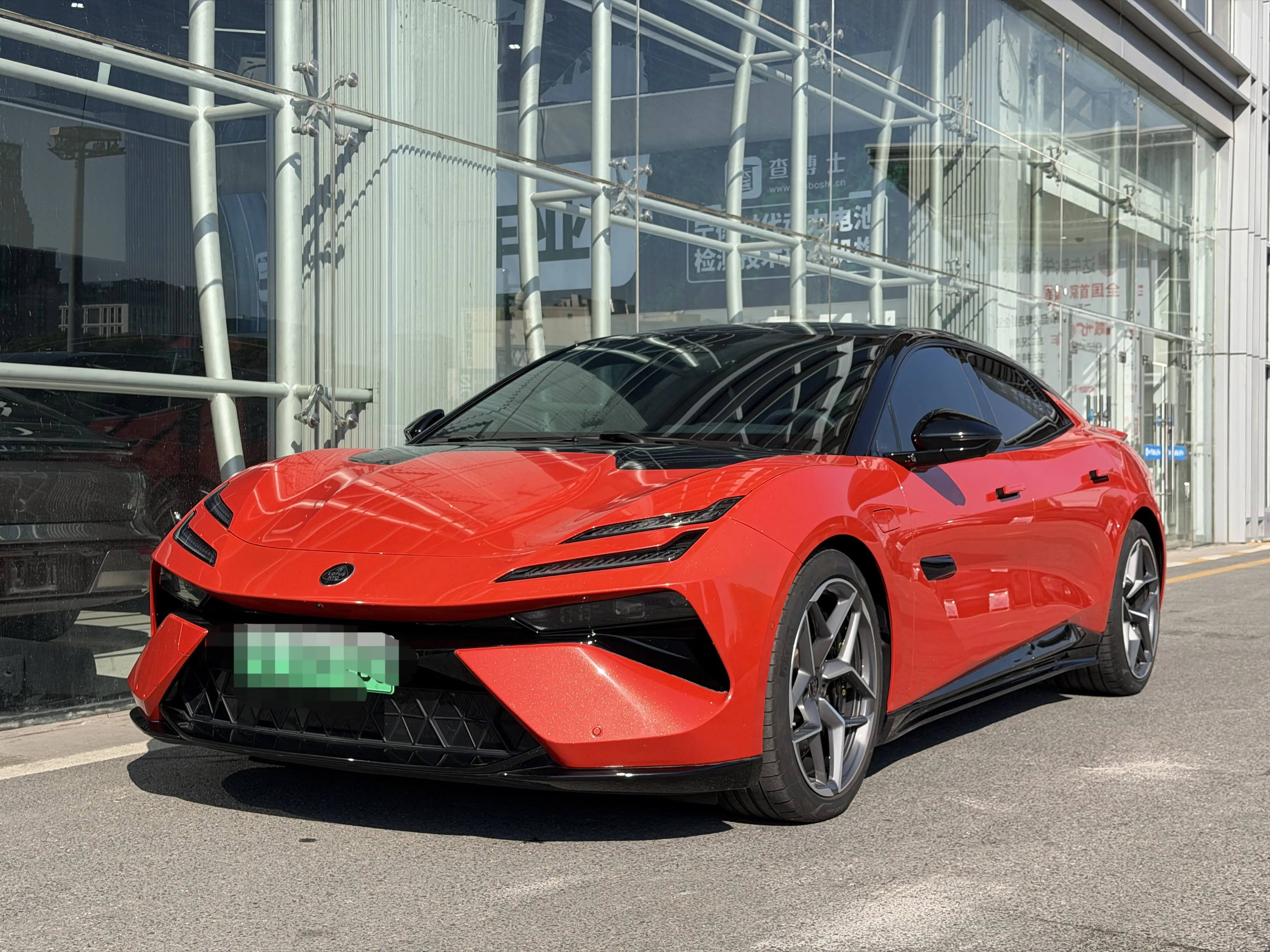 Lotus Emeya  из Китая