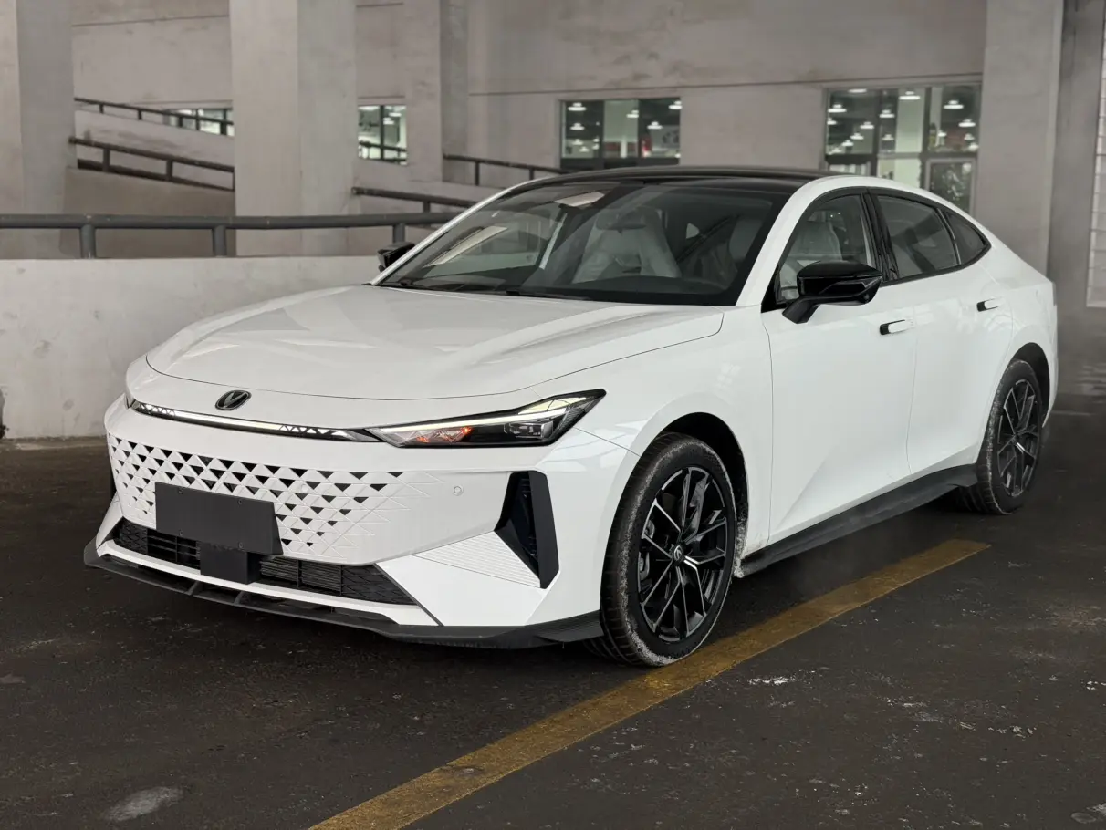 Changan UNI-V  из Китая