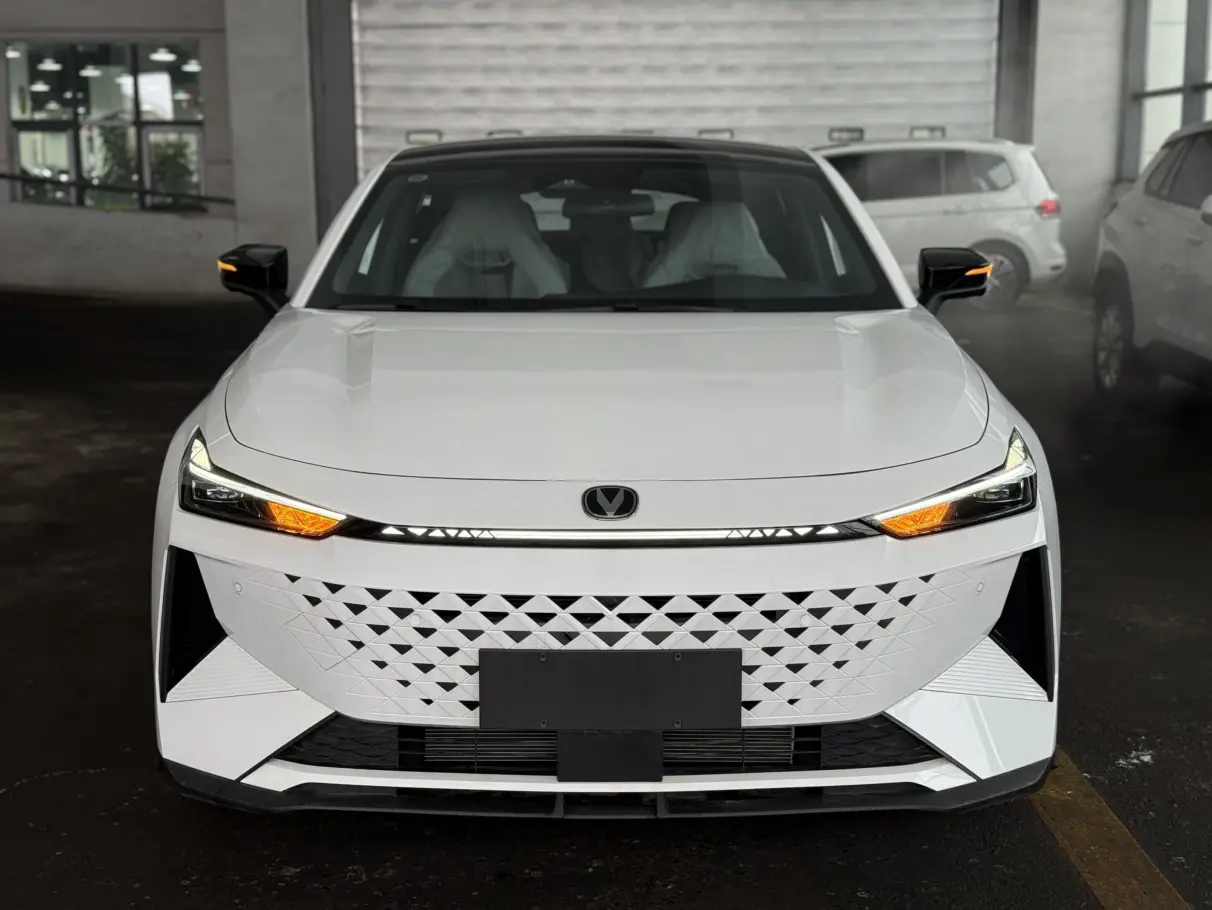 Changan UNI-V  из Китая