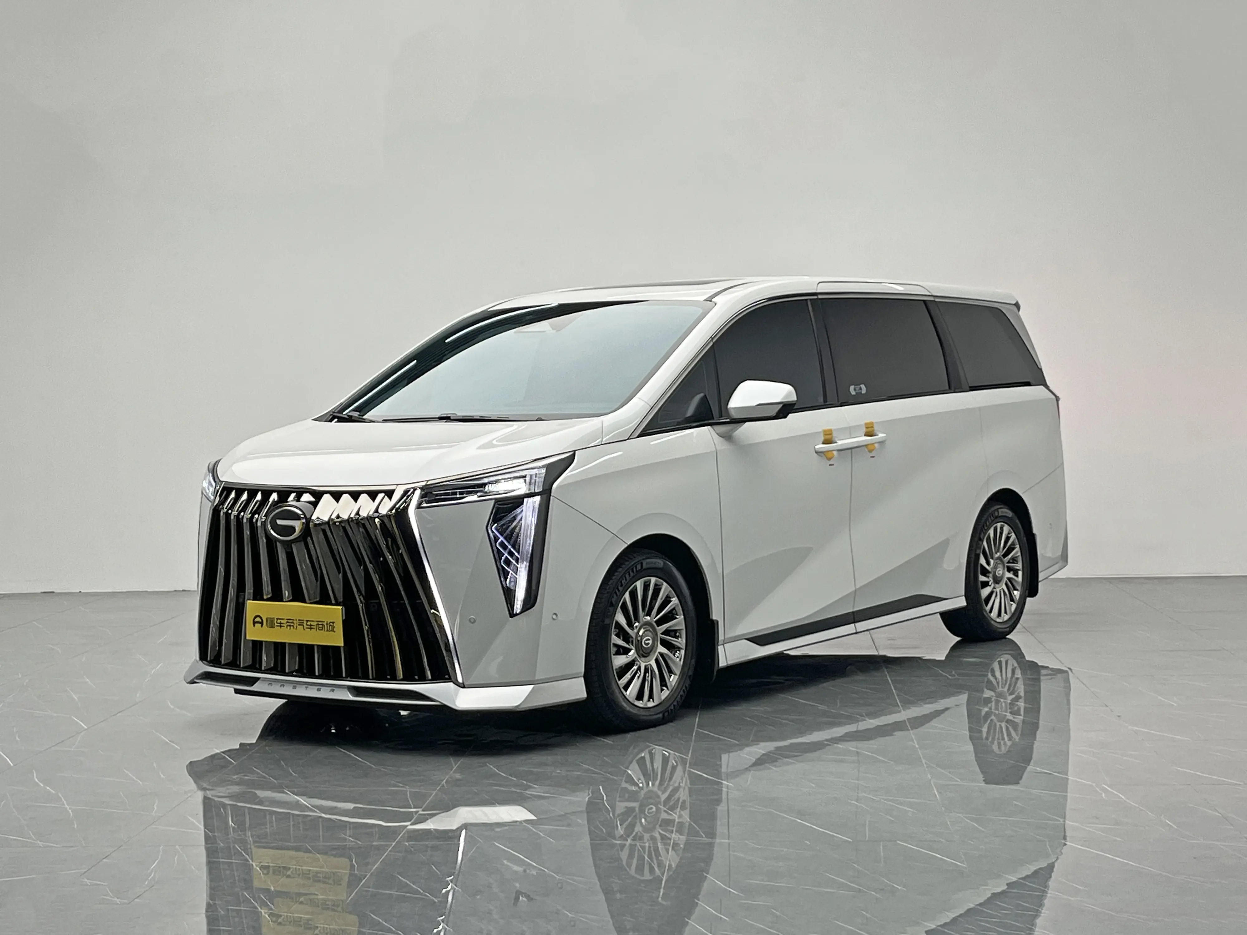 GAC Trumpchi M8  из Китая