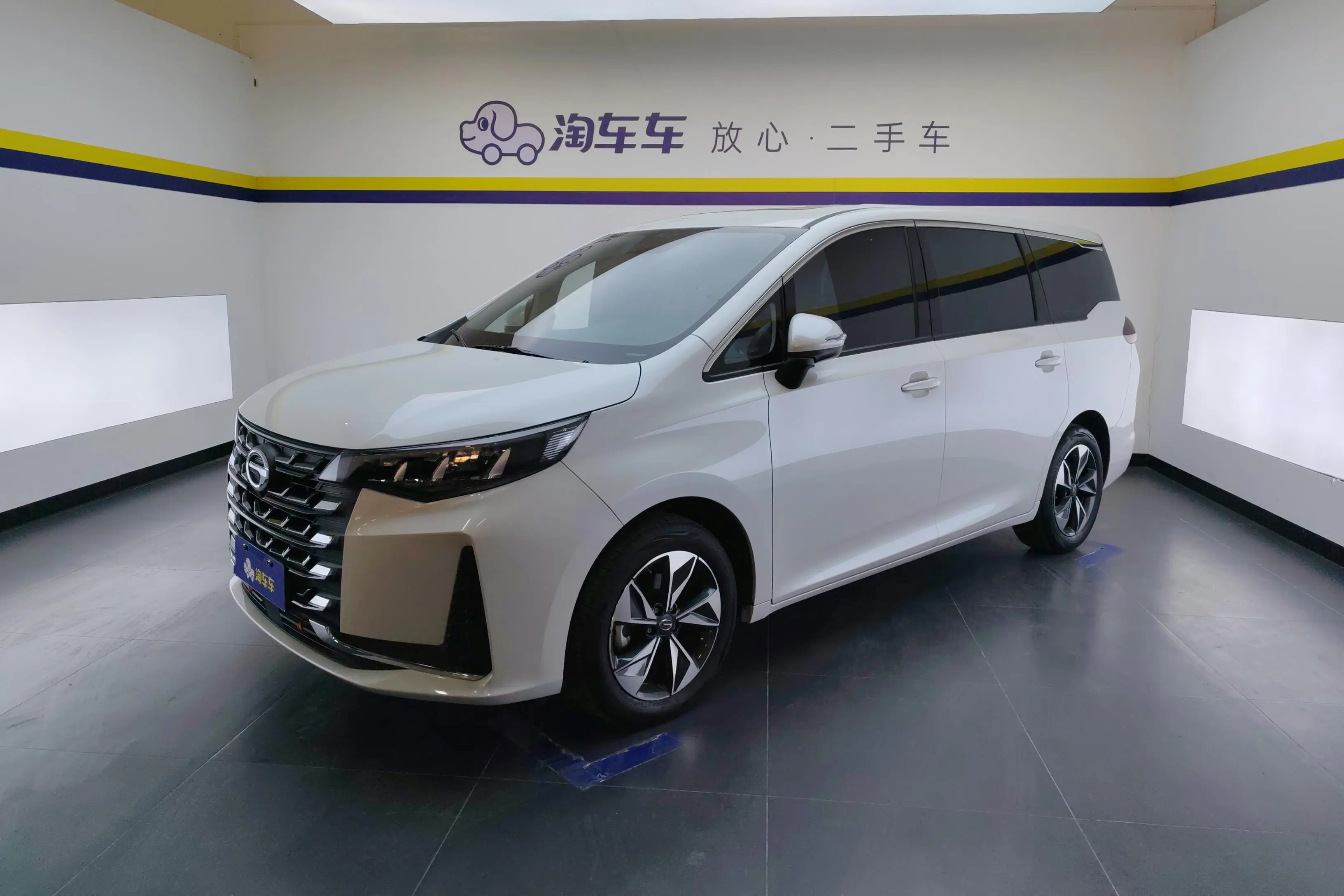 GAC Trumpchi M6  из Китая