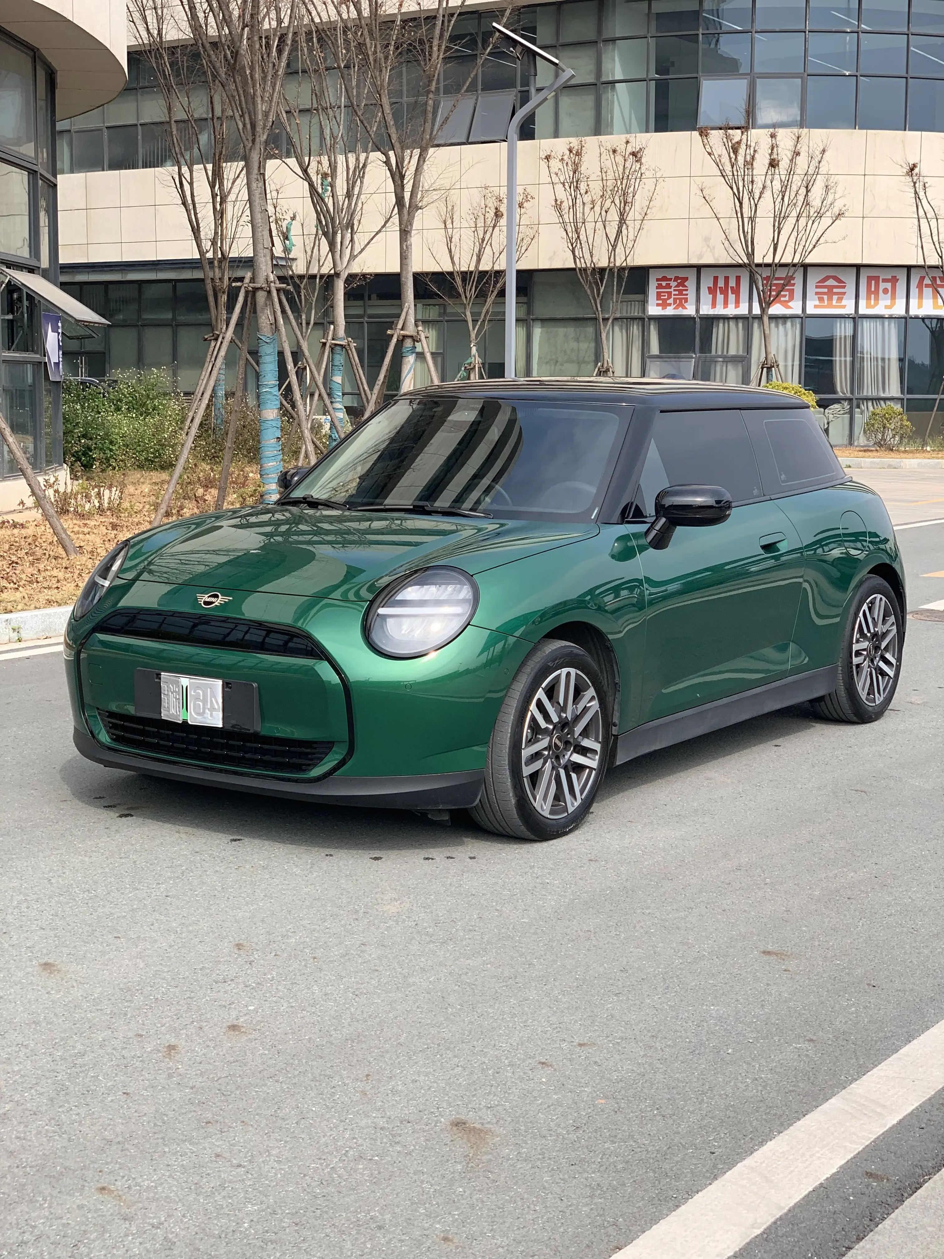 MINI ELECTRIC  COOPER  из Китая