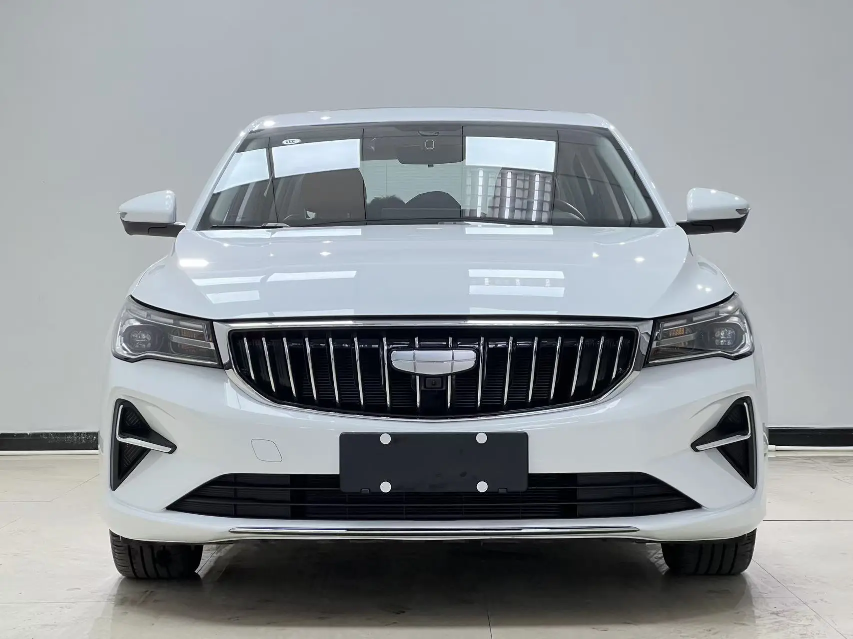 Geely Emgrand  из Китая