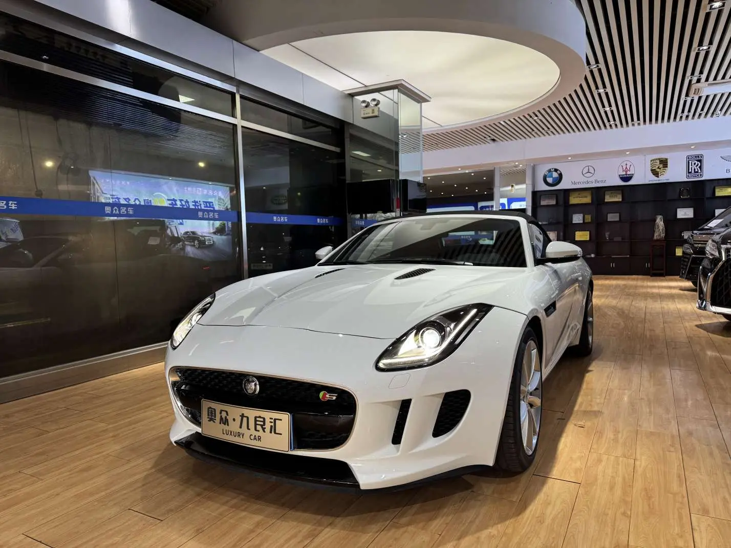 Jaguar F-TYPE  из Китая