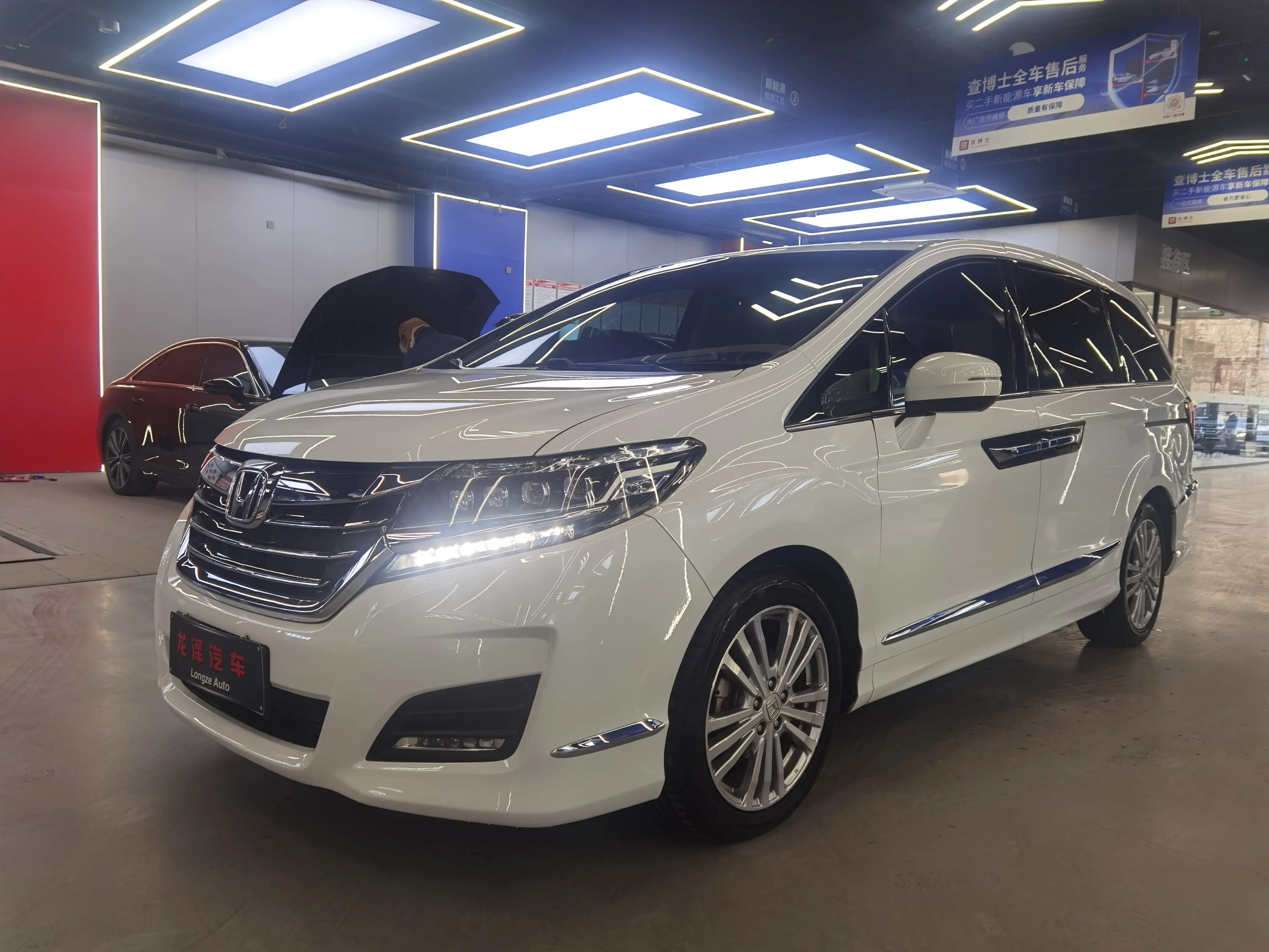 Honda Elysion (Alison)  из Китая