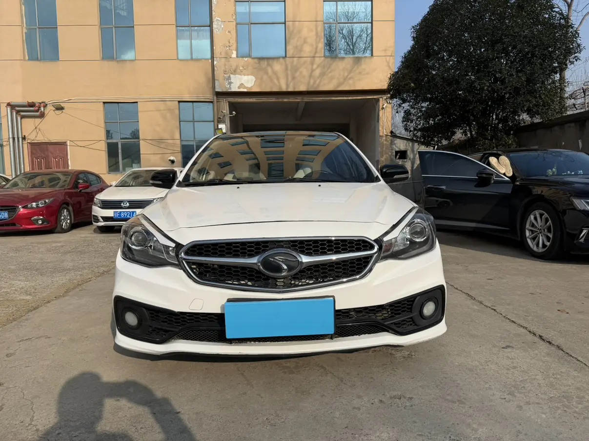 SOUEAST V5 Lingzhi  из Китая