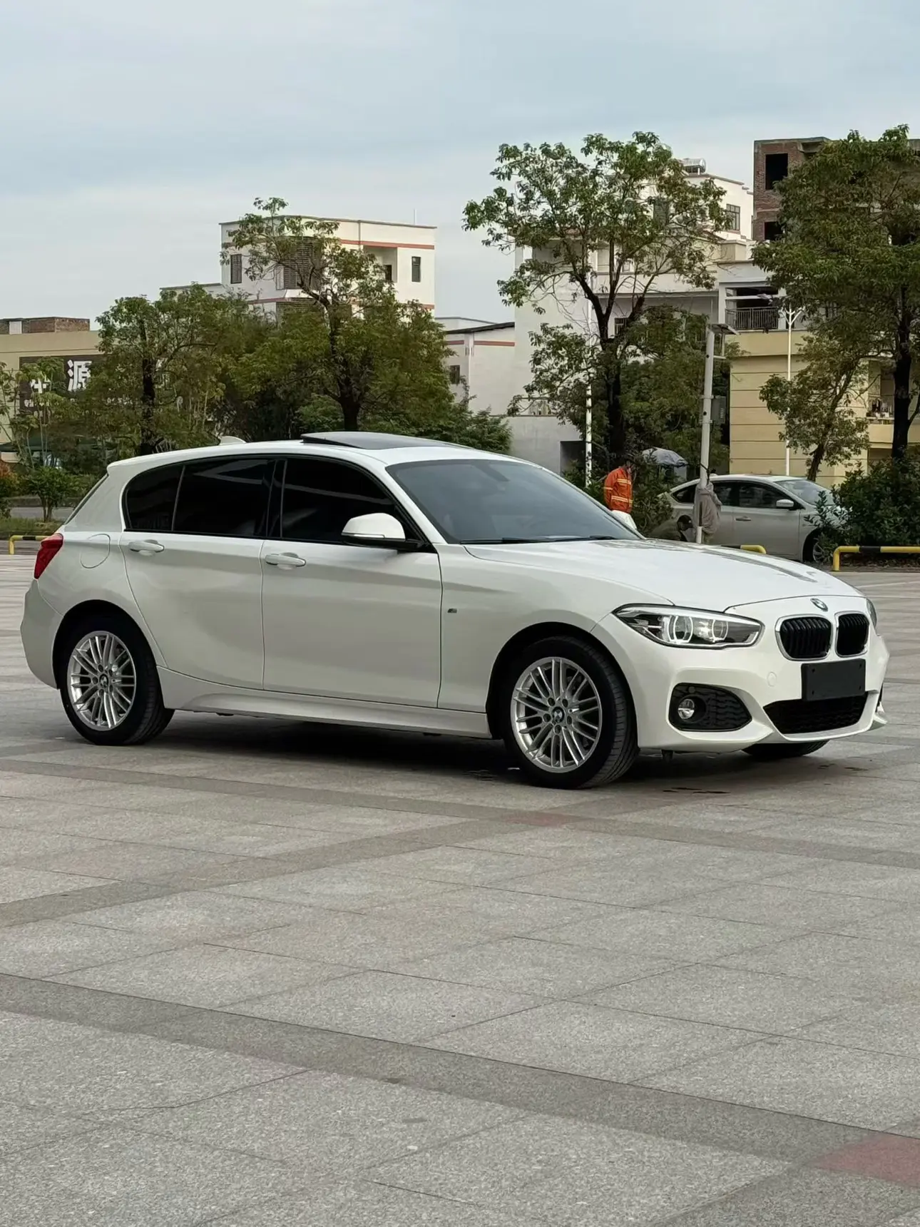 BMW 1 Series  из Китая