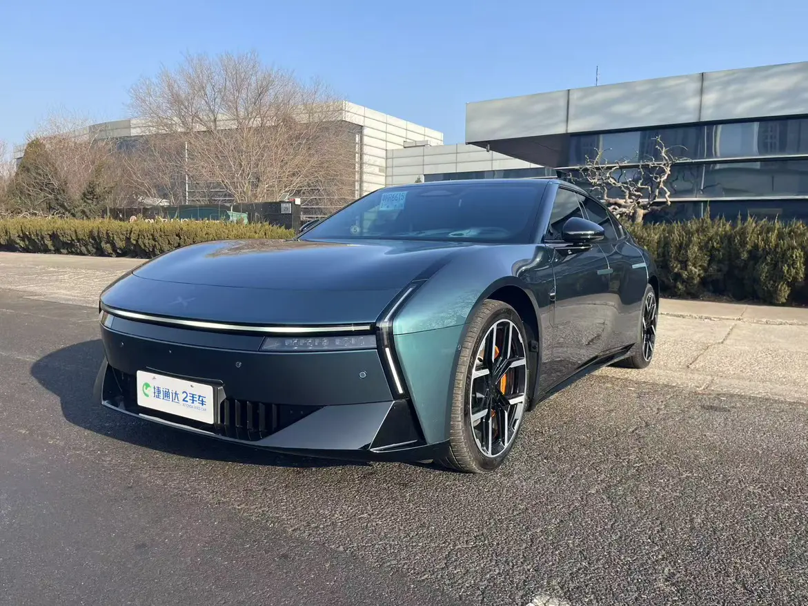 Xpeng P7  из Китая