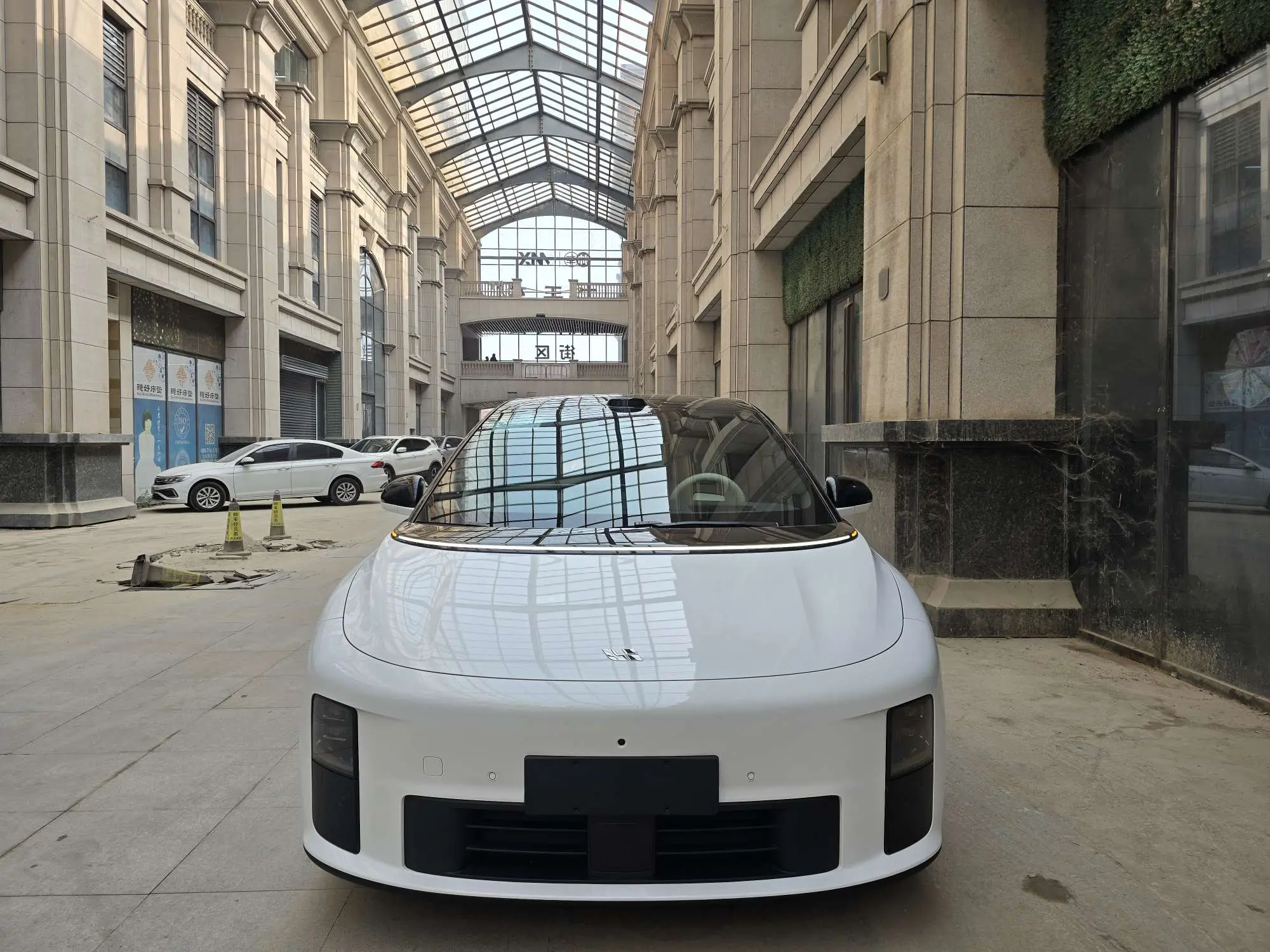 Li Ideal i6  из Китая